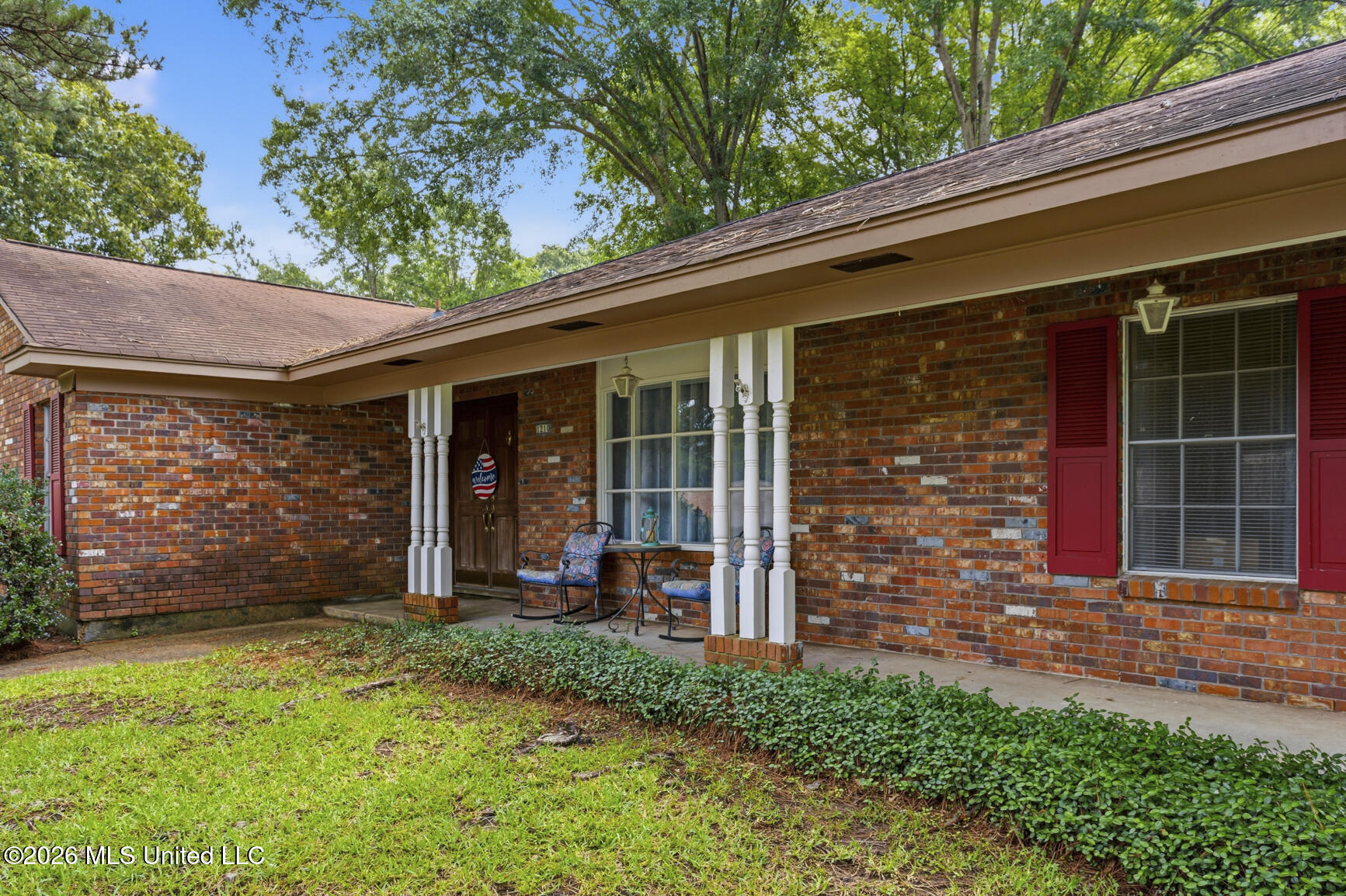 1210 Huntcliff Way Property Photo 3