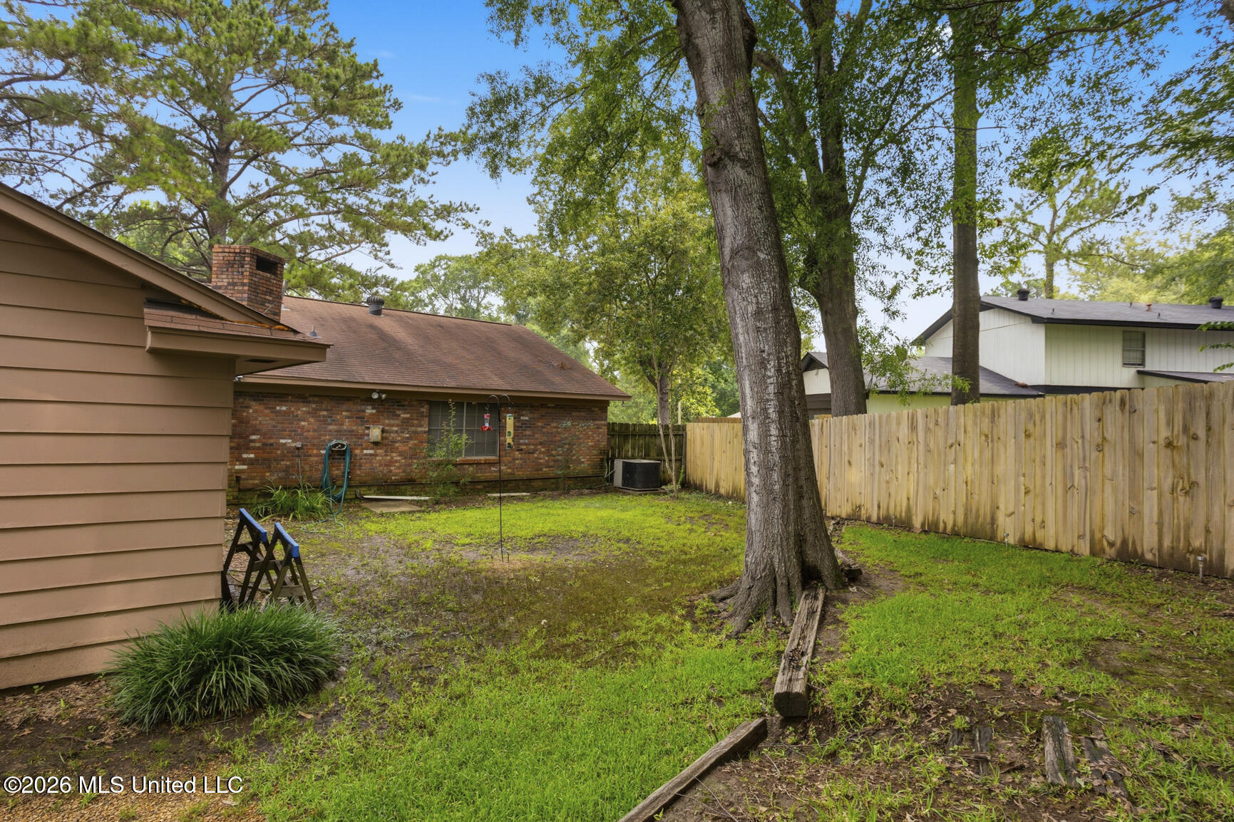 1210 Huntcliff Way Property Photo 6