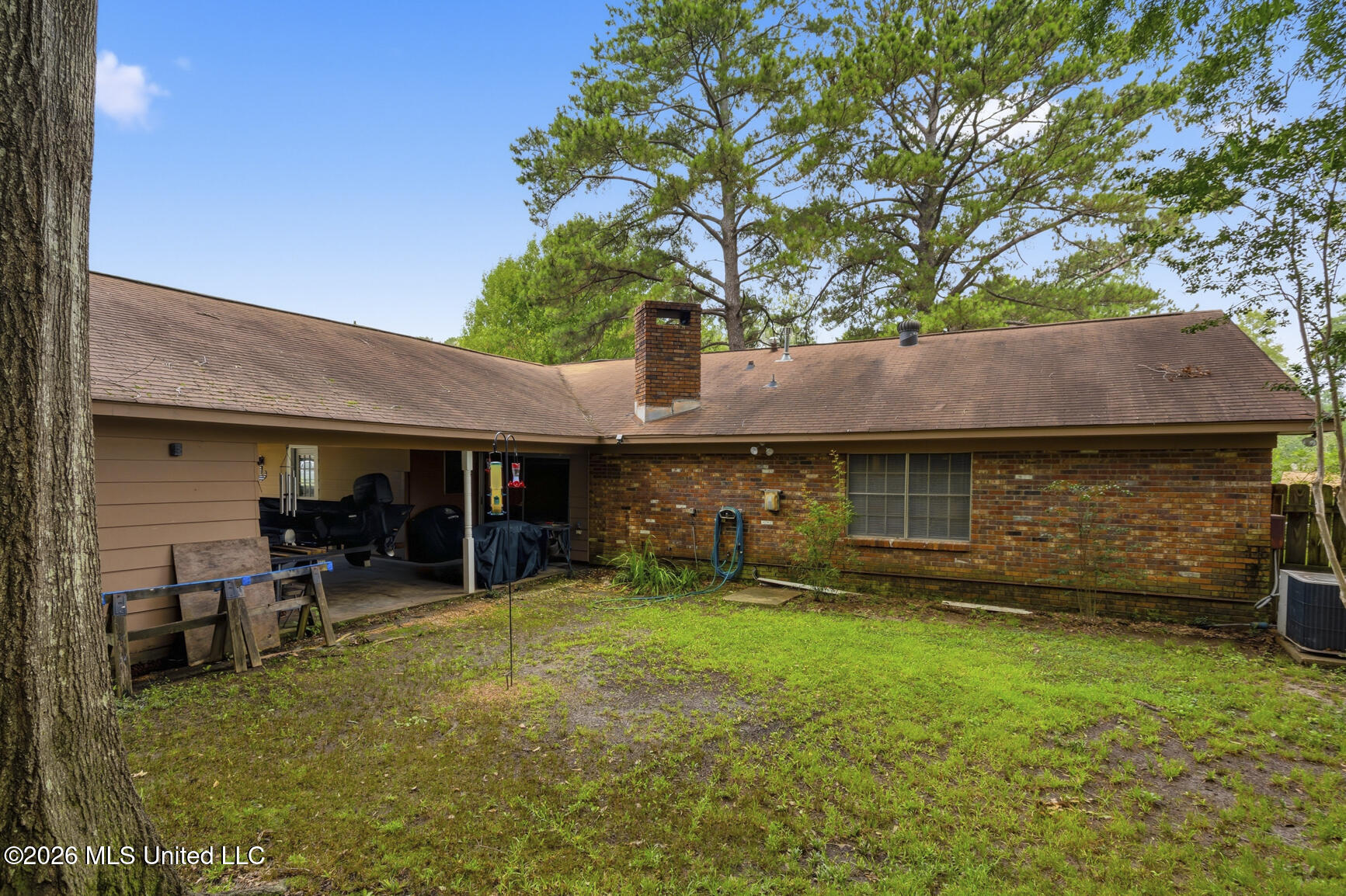 1210 Huntcliff Way Property Photo 7