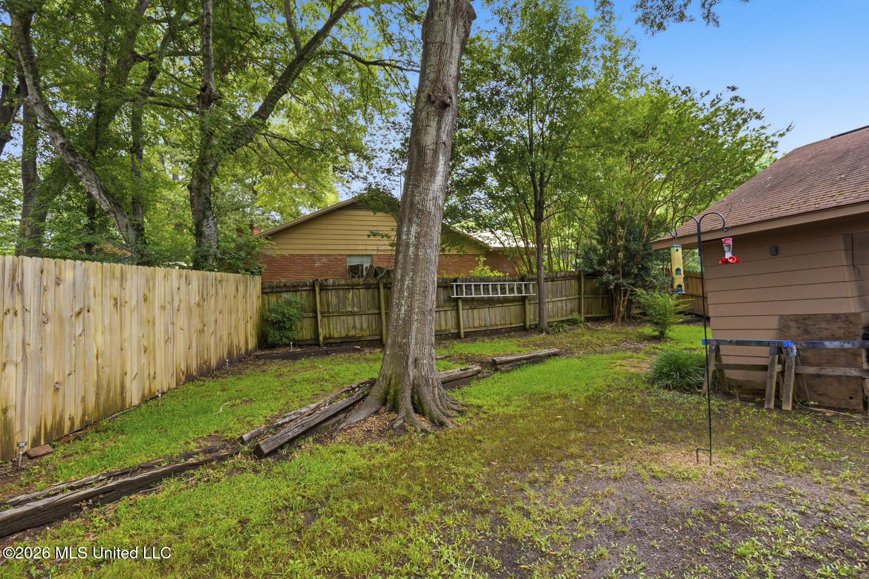 1210 Huntcliff Way Property Photo 8