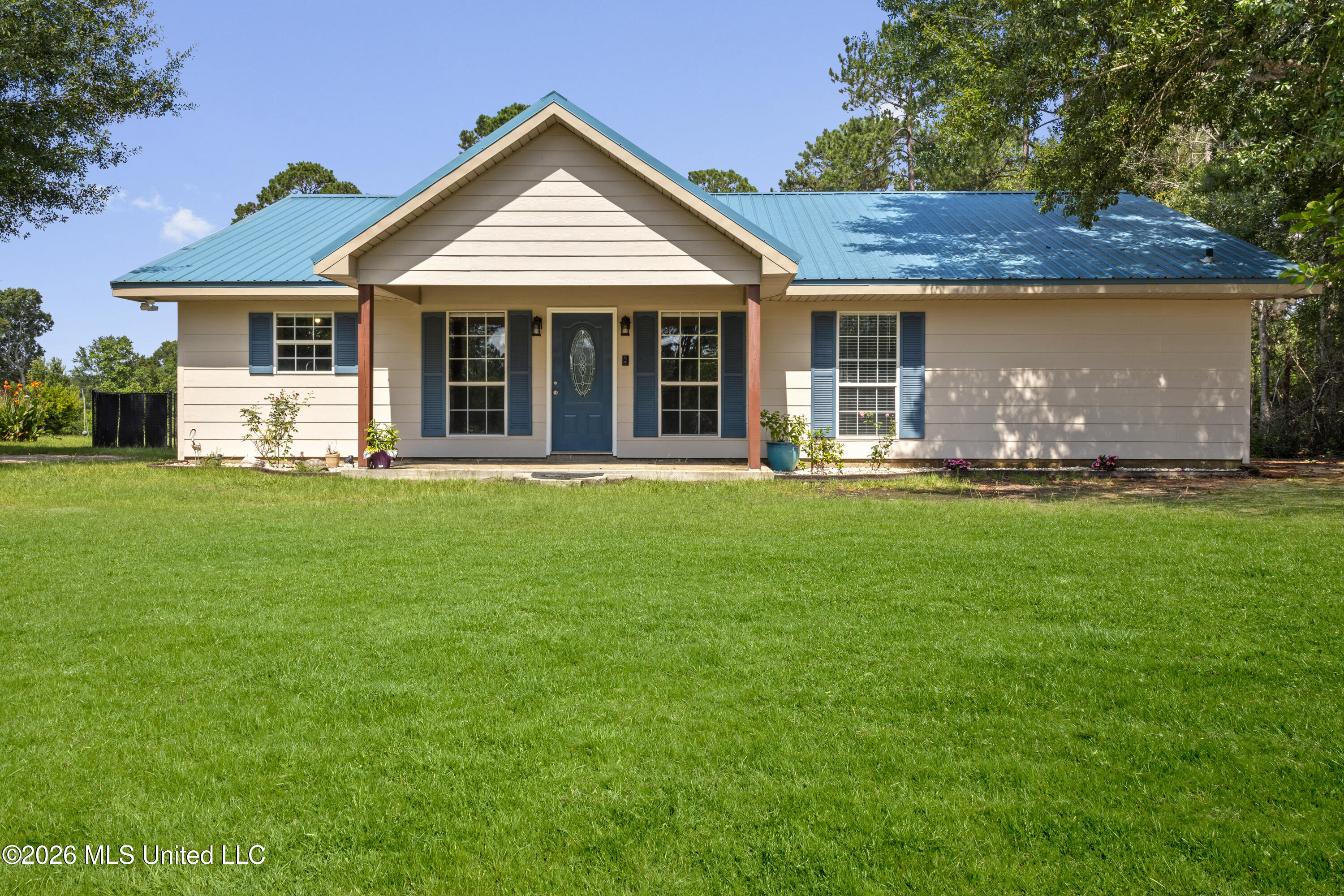 22367 Highway 603 Property Photo 1