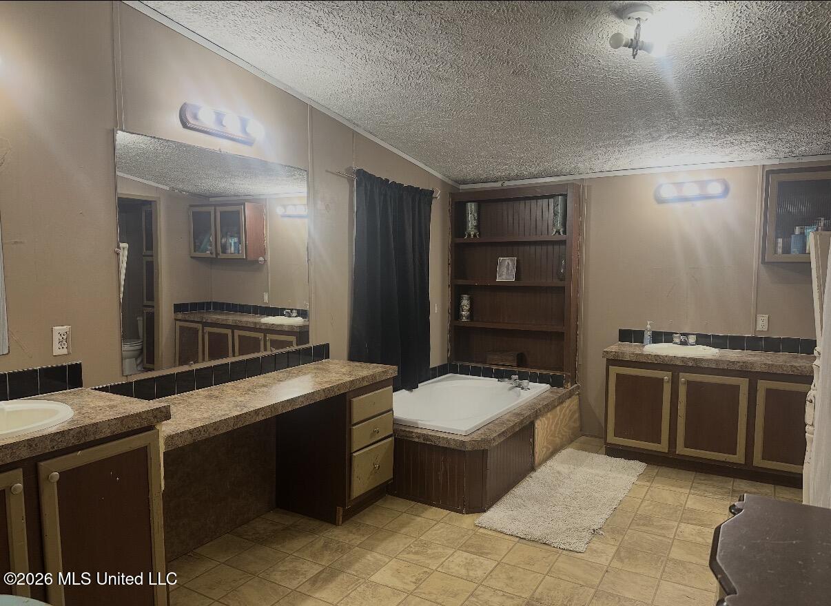 1000 Horse Shoe Circle Property Photo 3