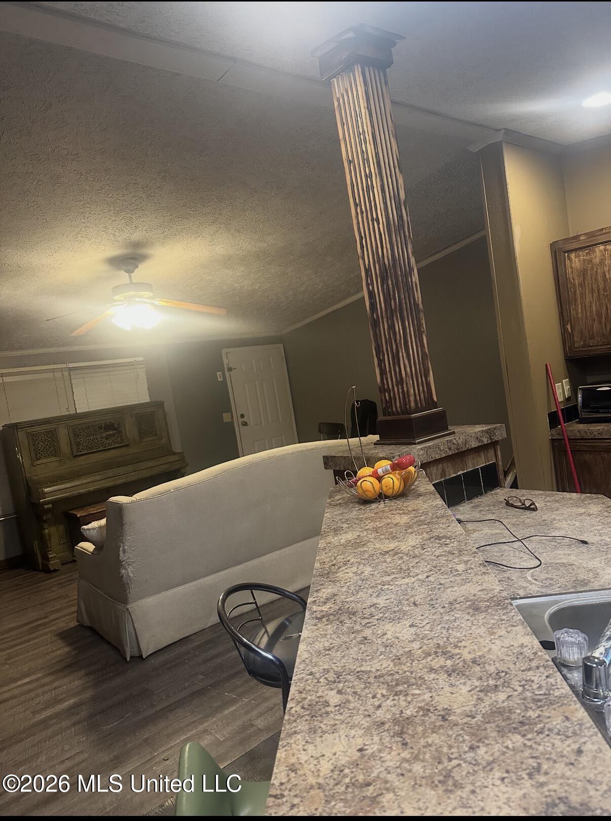 1000 Horse Shoe Circle Property Photo 6