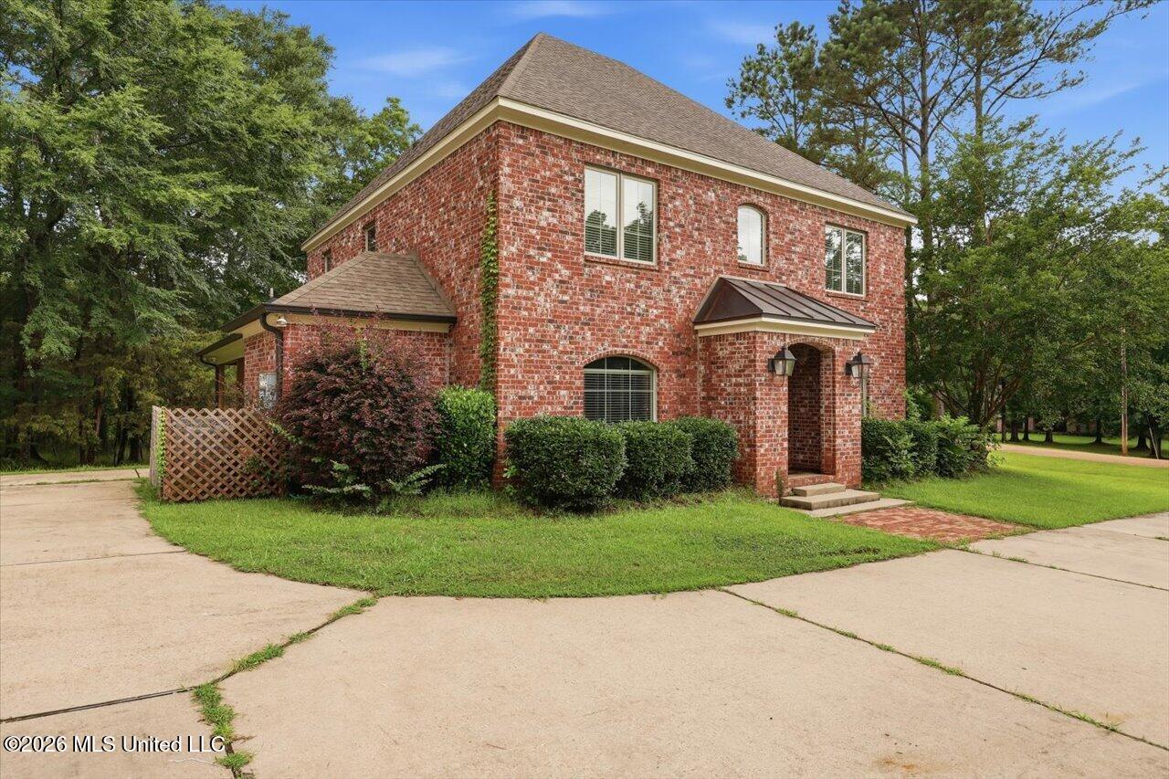 130 Bellemeade Drive Property Photo 2