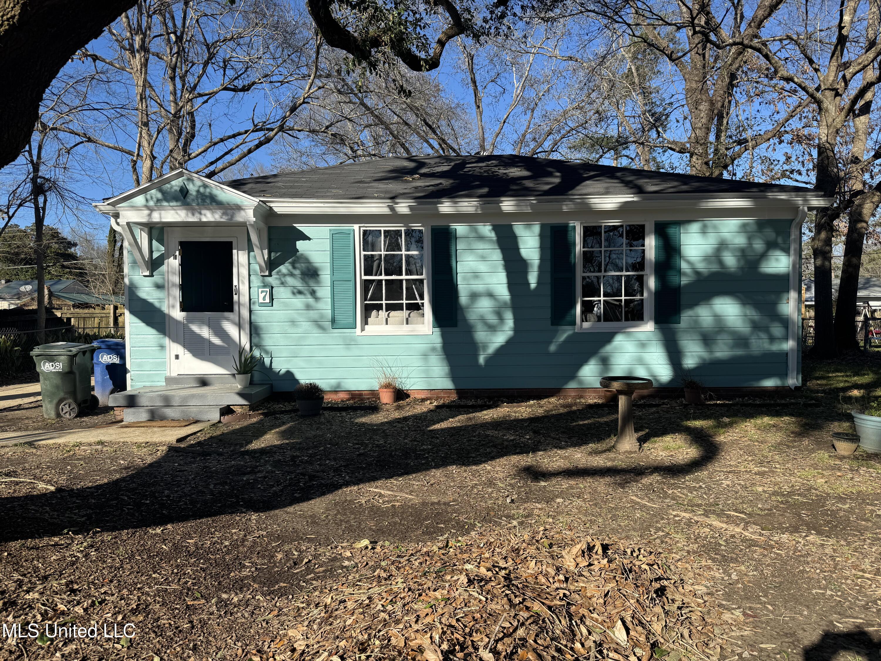 7 Maplewood Lane Property Photo 1