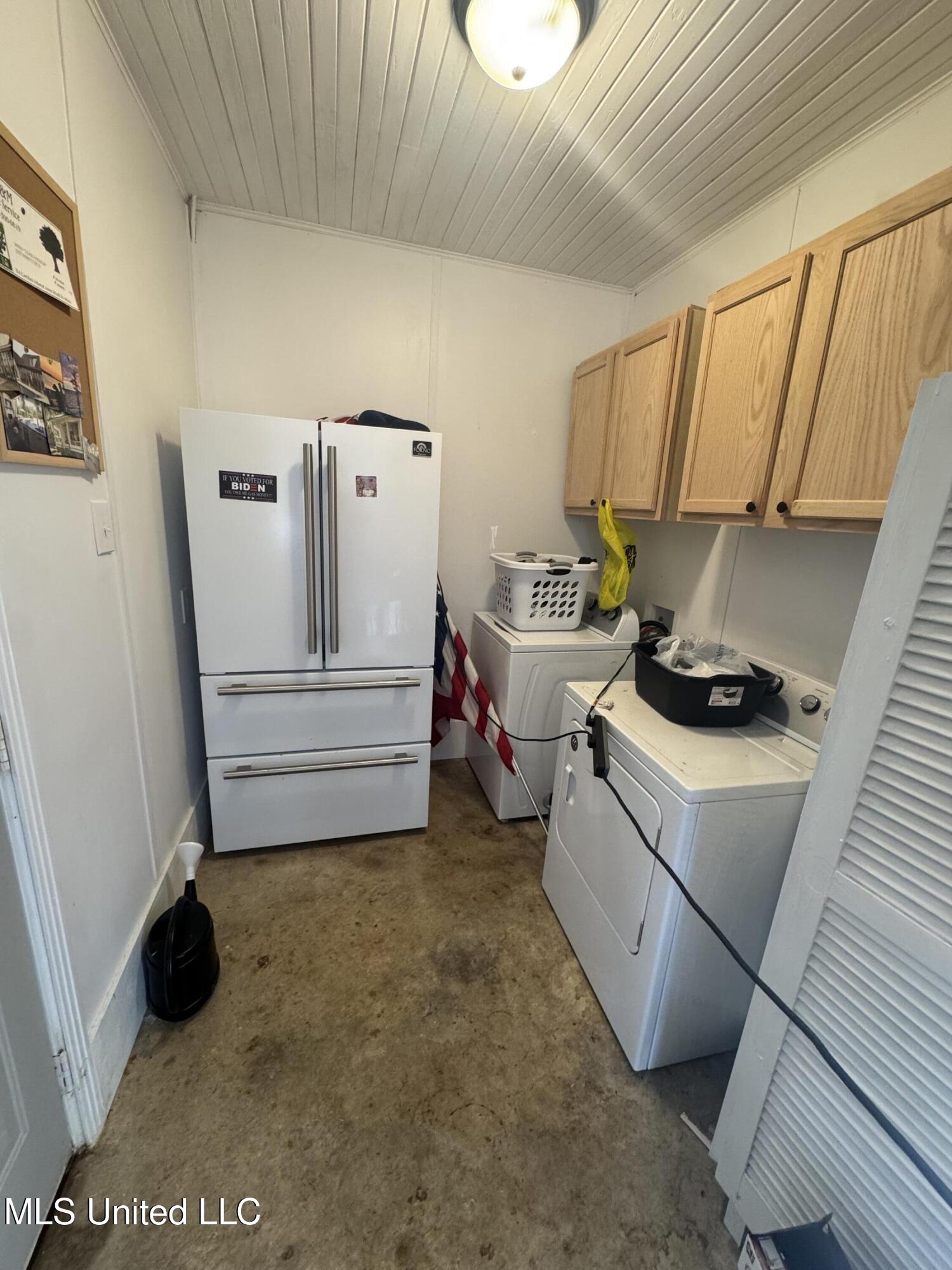 7 Maplewood Lane Property Photo 4
