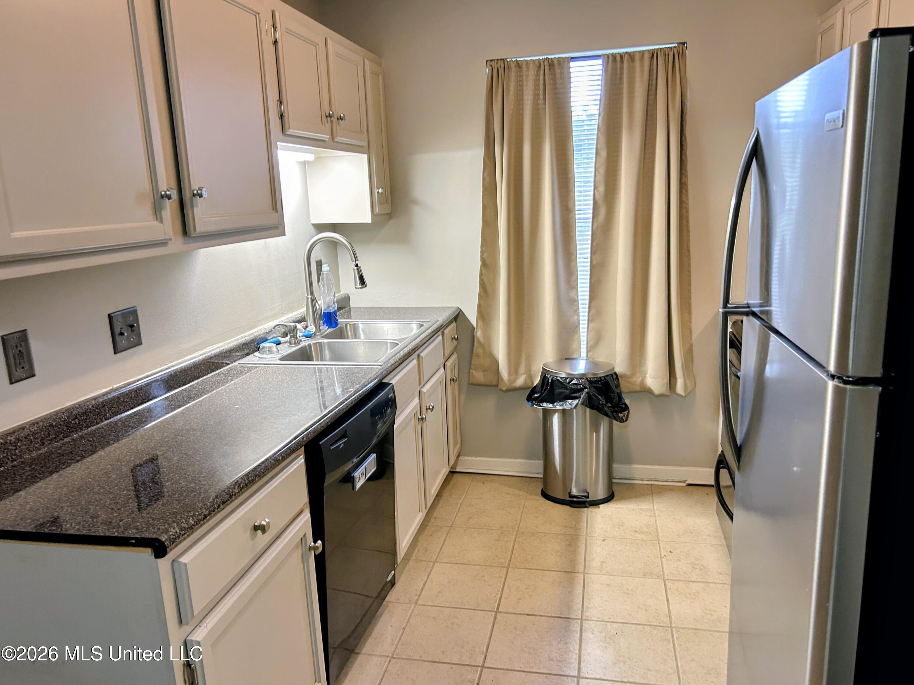 7037 Copper Cove Property Photo 7