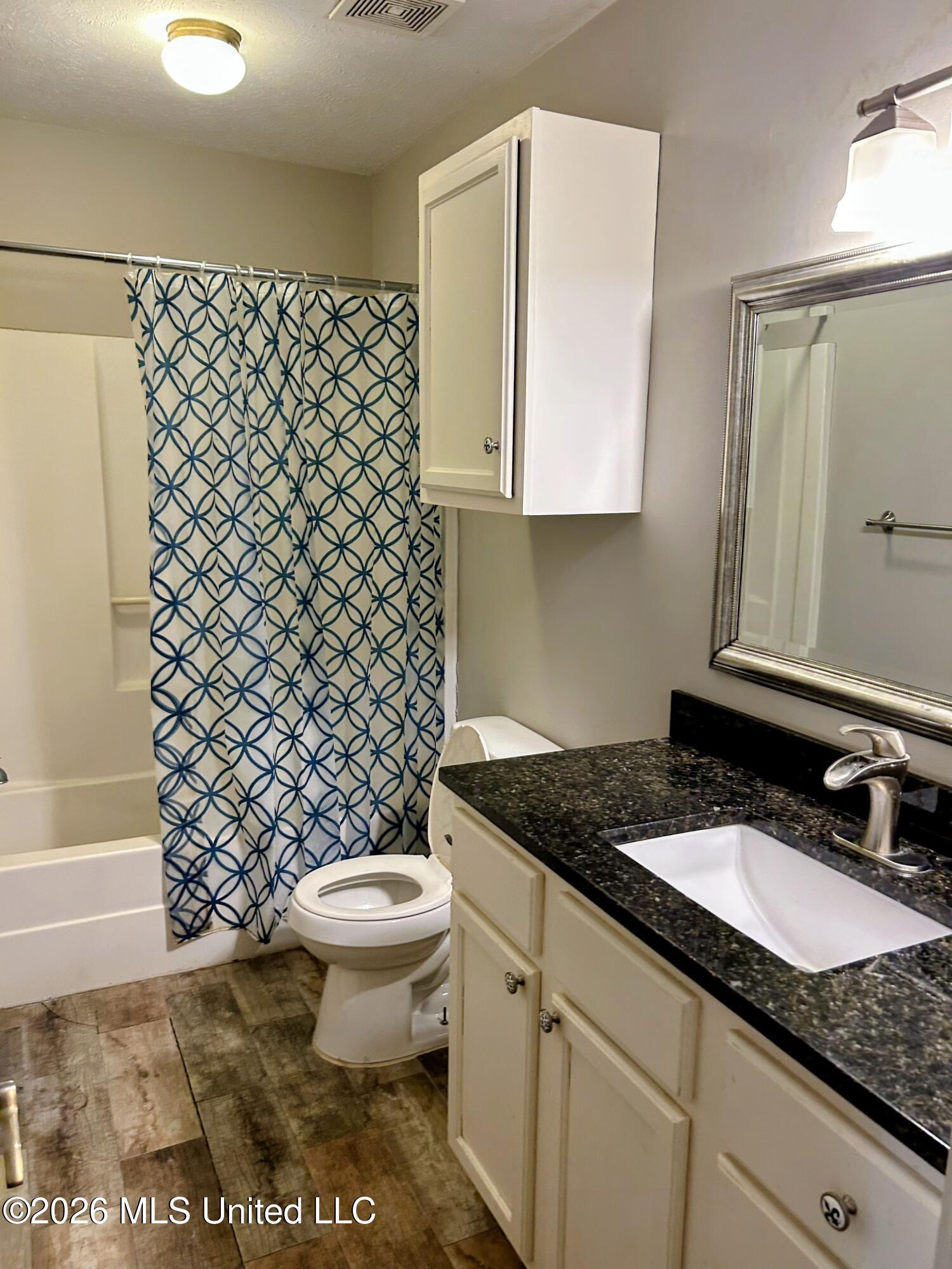7037 Copper Cove Property Photo 10