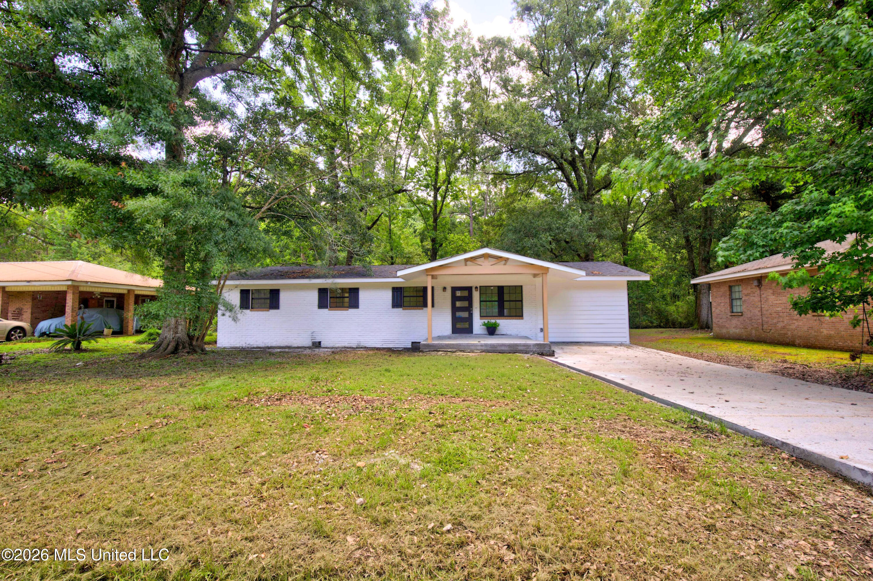 839 Herrin Drive Property Photo 2