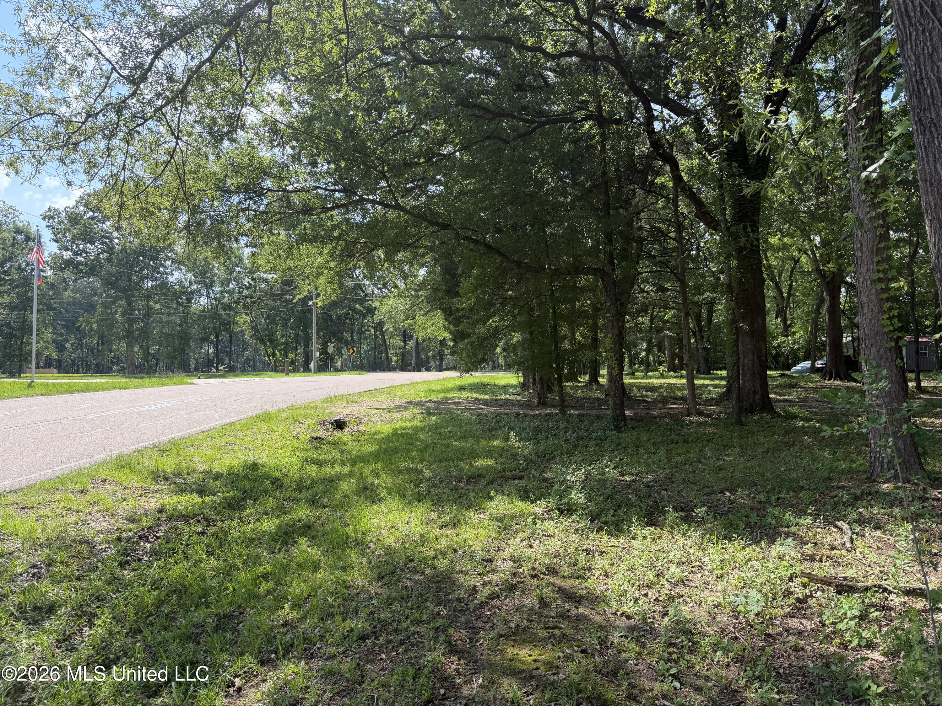 512 Ratliff Ferry Property Photo 3