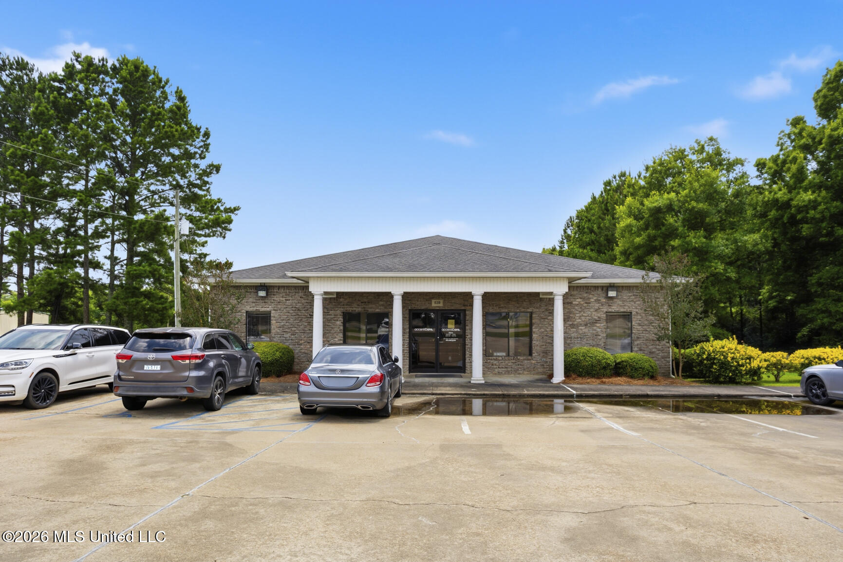 539 Deerfield Drive Property Photo 2
