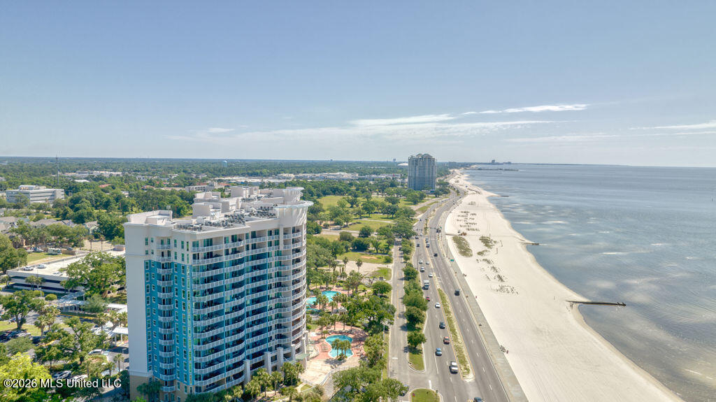 2228 Beach Drive Property Photo 1