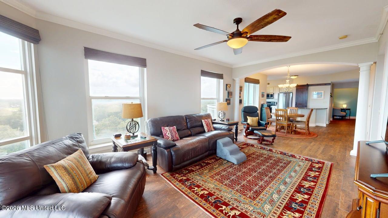 2228 Beach Drive Property Photo 3