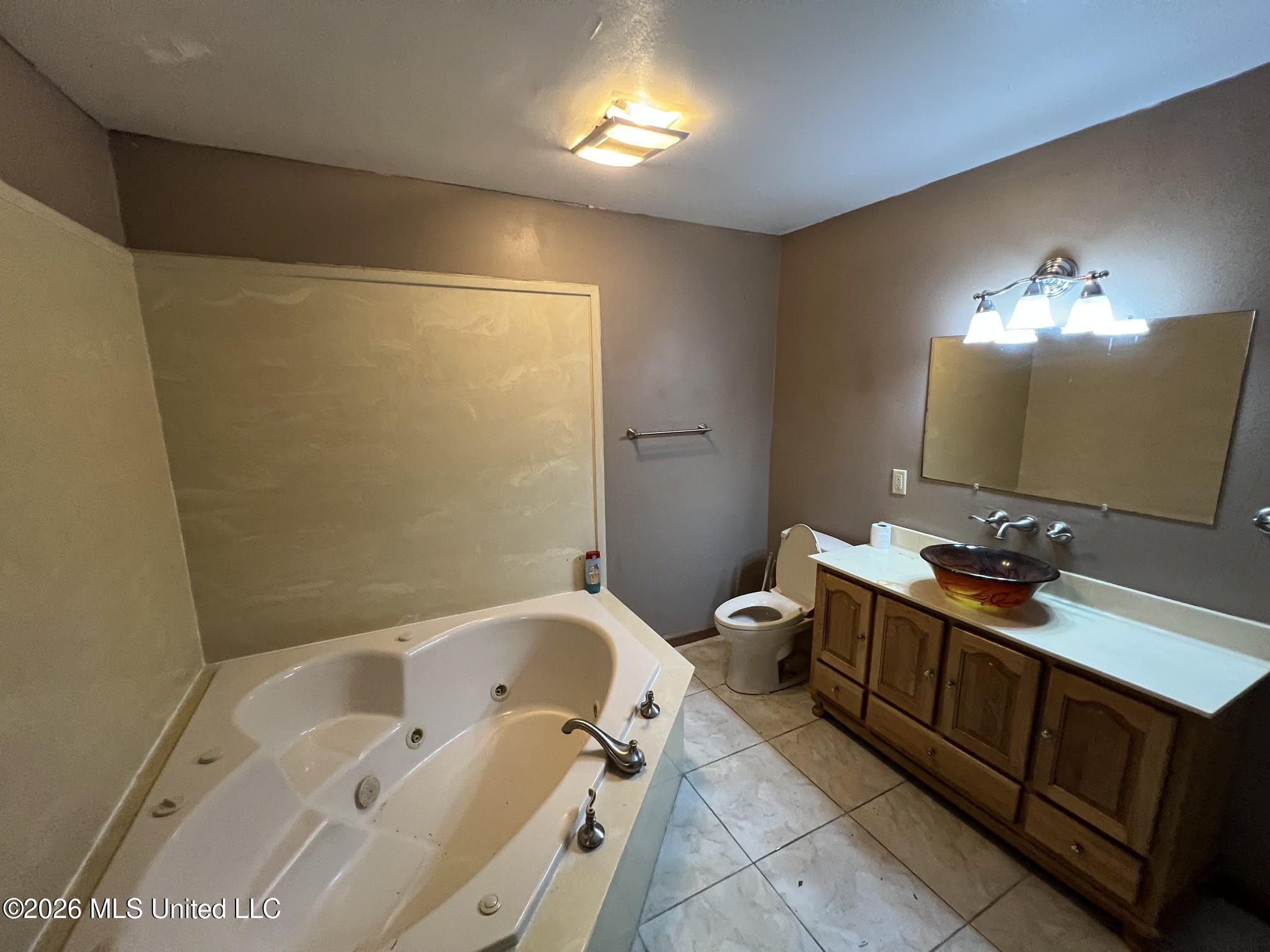 2139 Hollywood Drive Property Photo 3