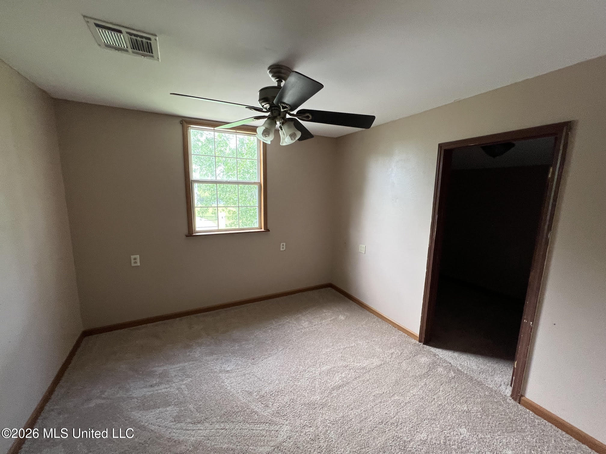 2139 Hollywood Drive Property Photo 5