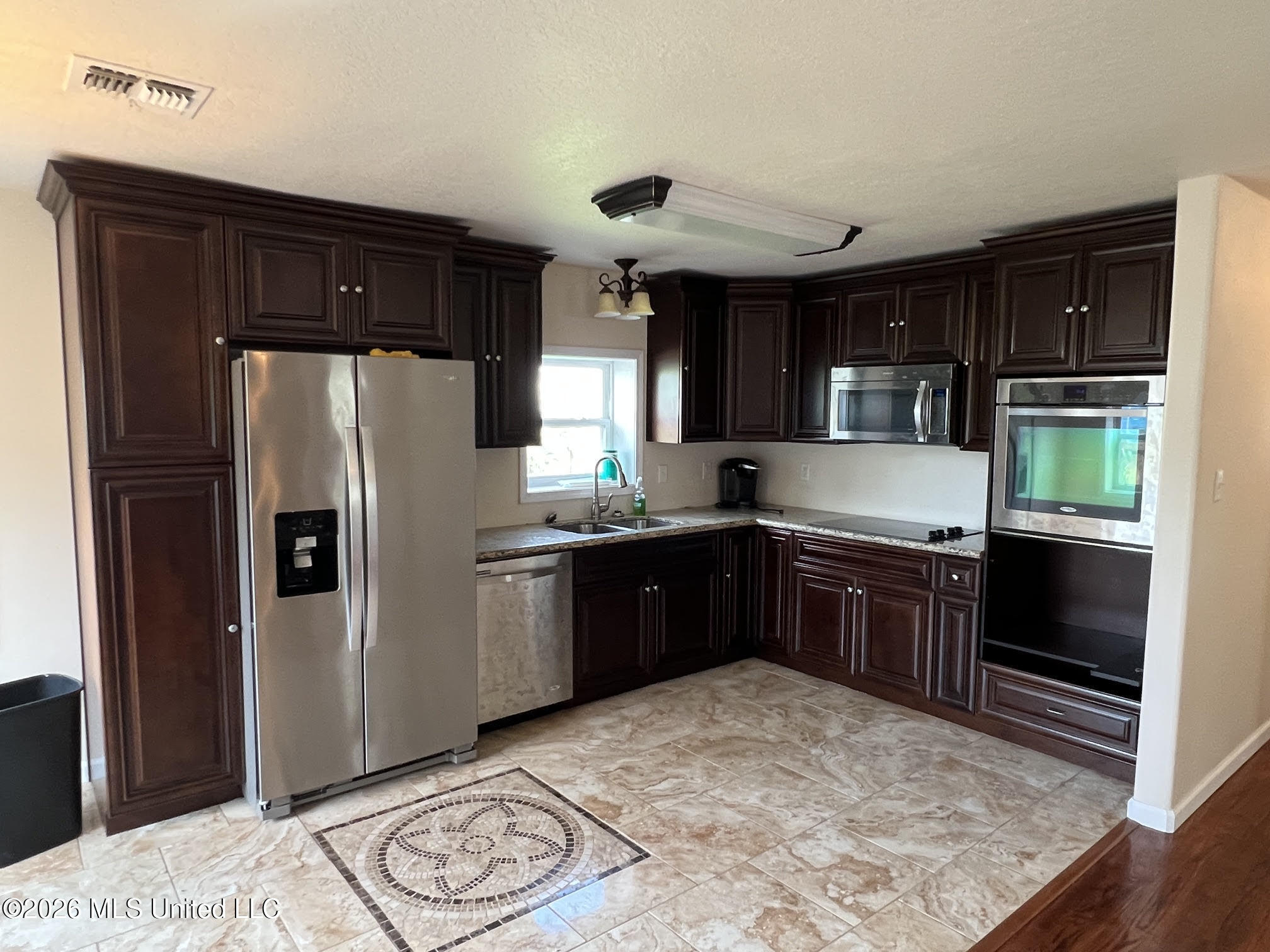 2035 Galere Road Property Photo 4