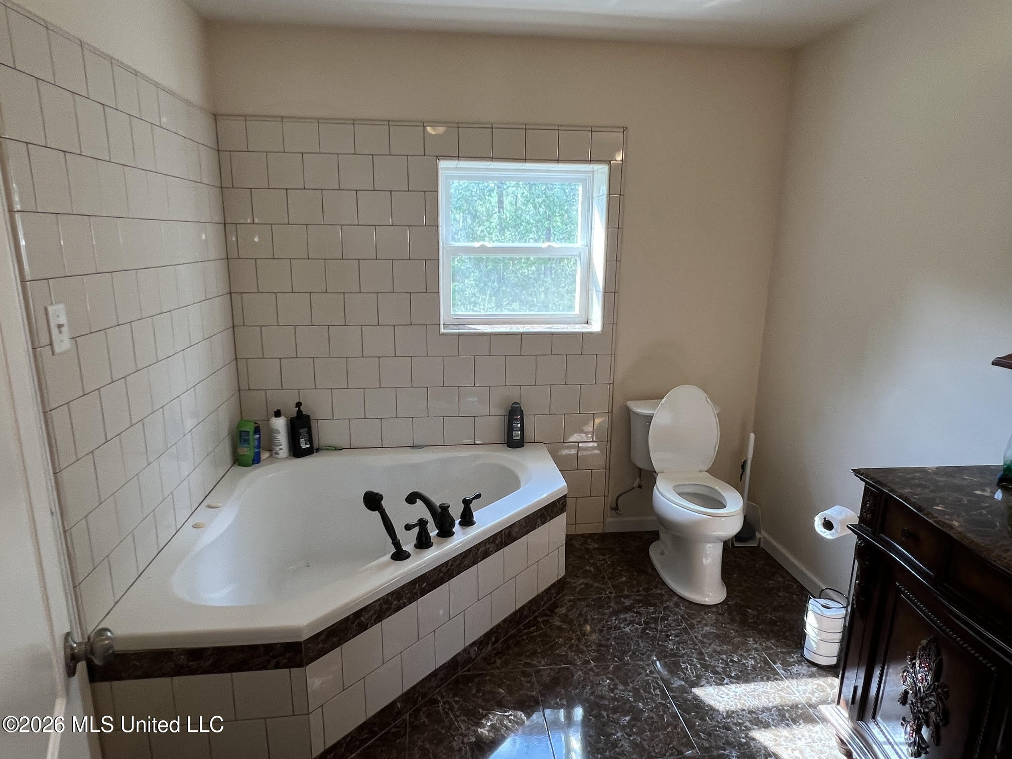 2035 Galere Road Property Photo 7