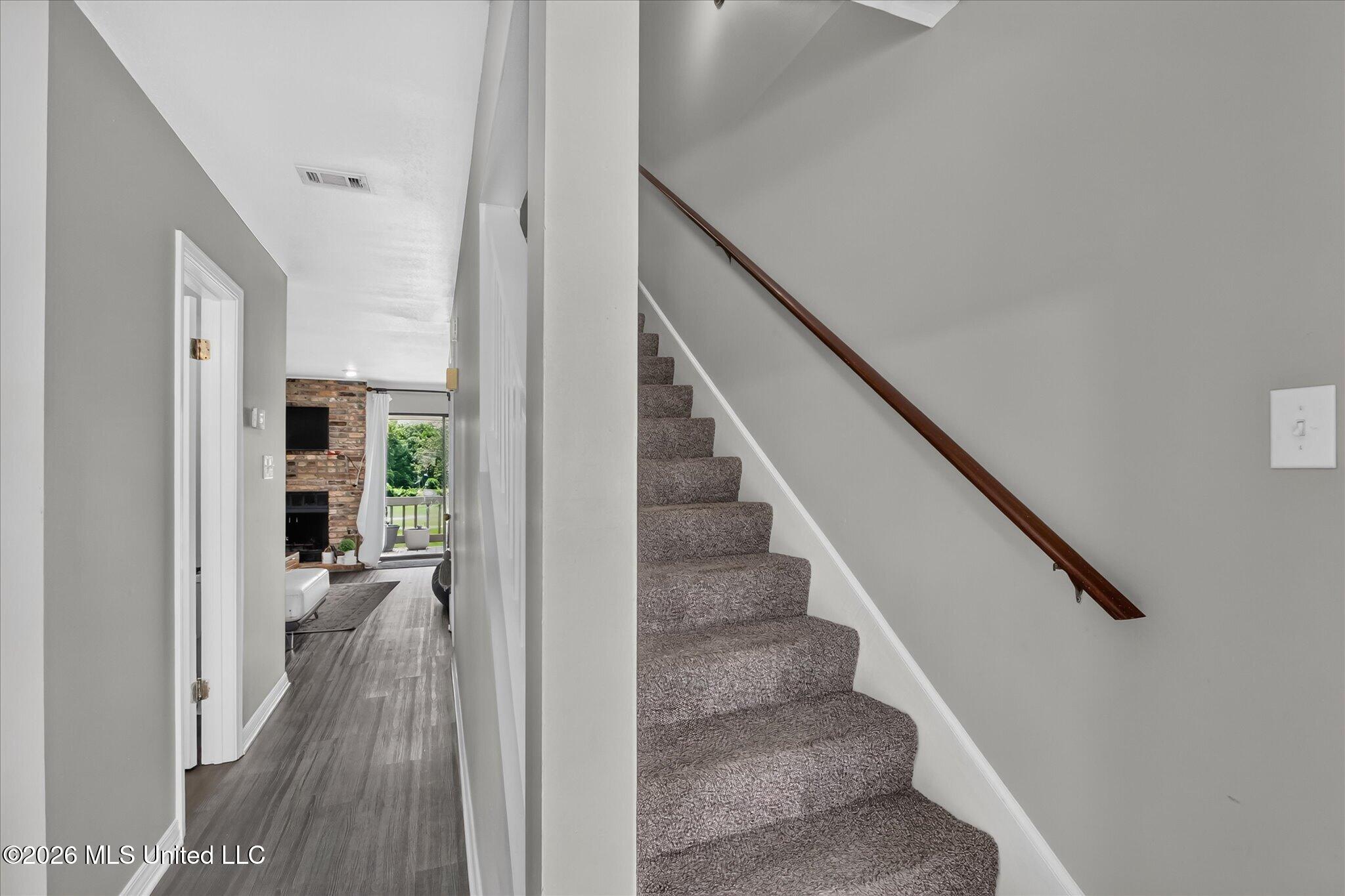 225 Highpoint Drive Property Photo 4