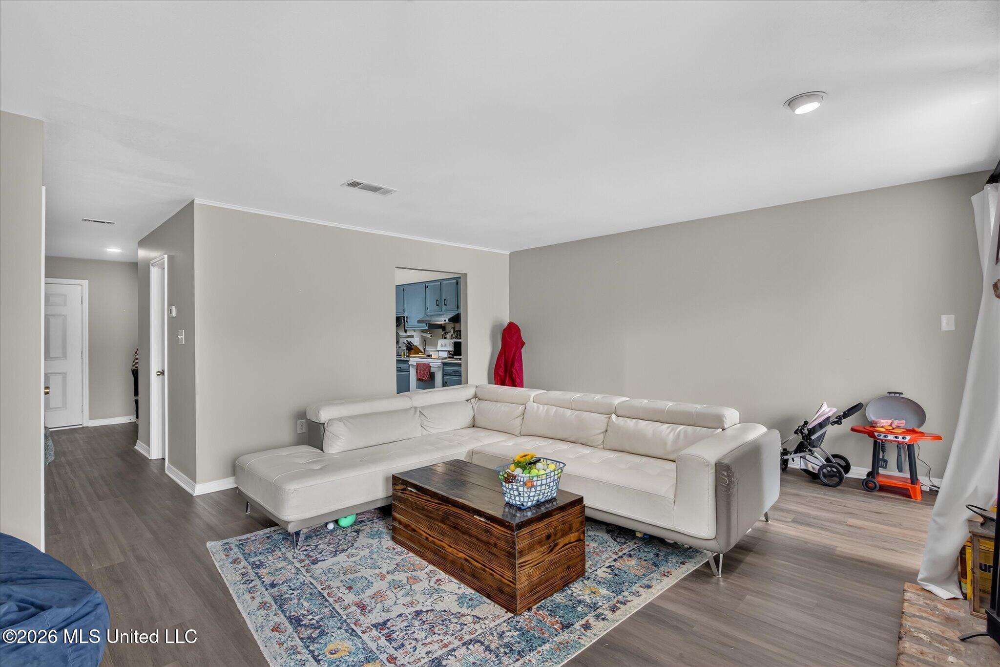 225 Highpoint Drive Property Photo 8