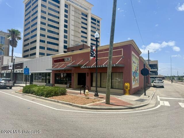 1427 25th Avenue Property Photo 2