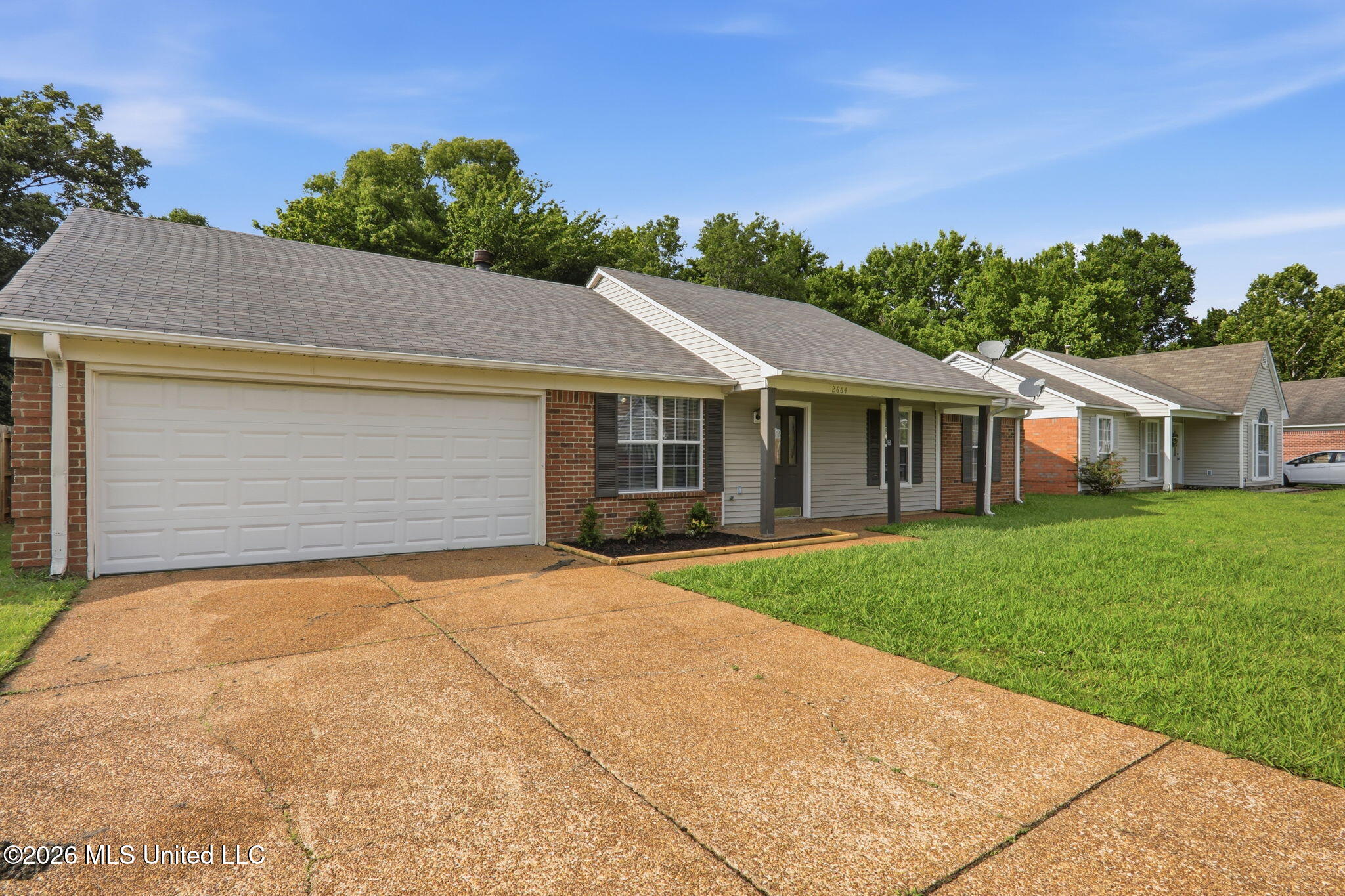2664 Waverly Drive Property Photo 2