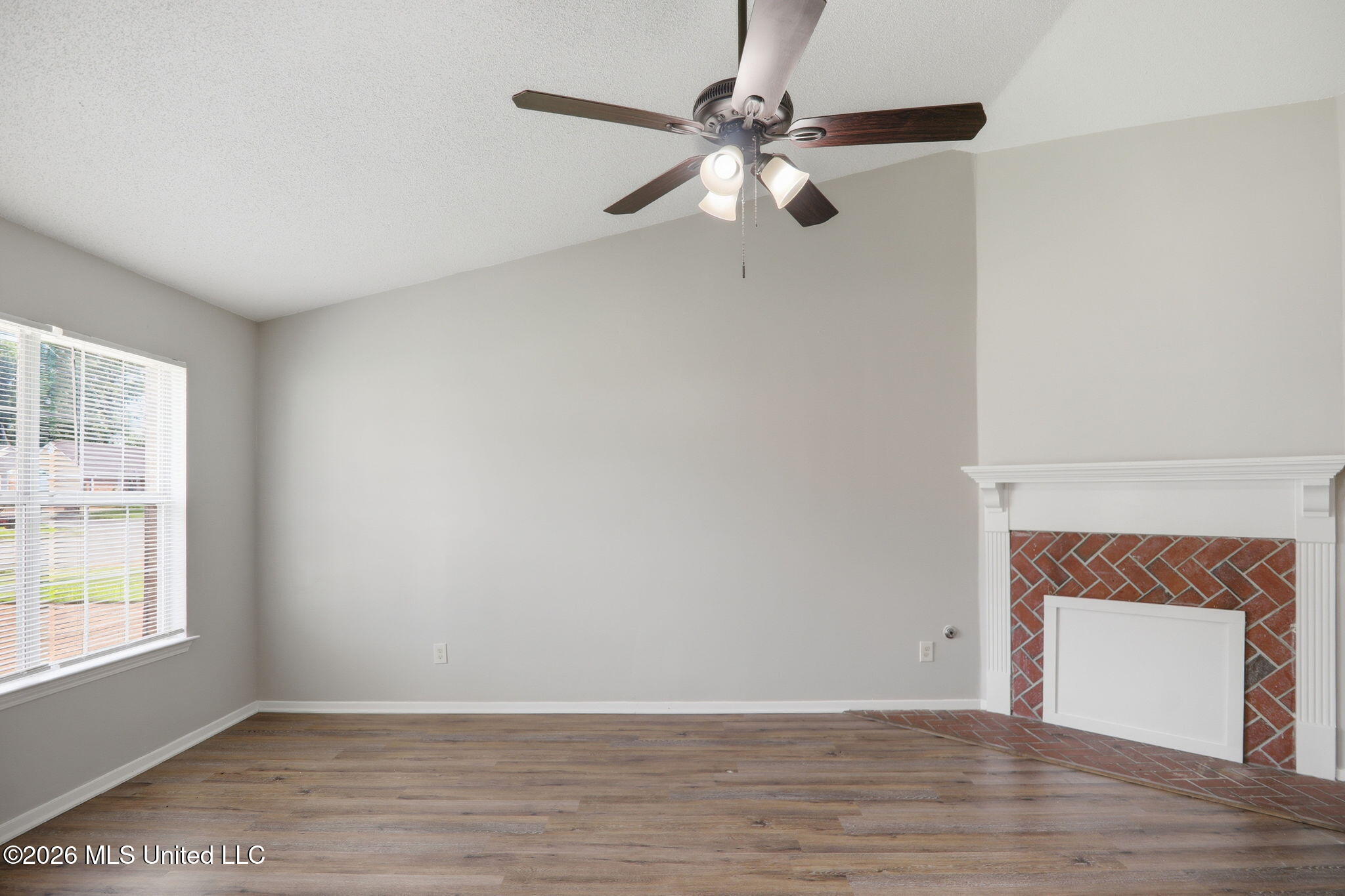 2664 Waverly Drive Property Photo 7