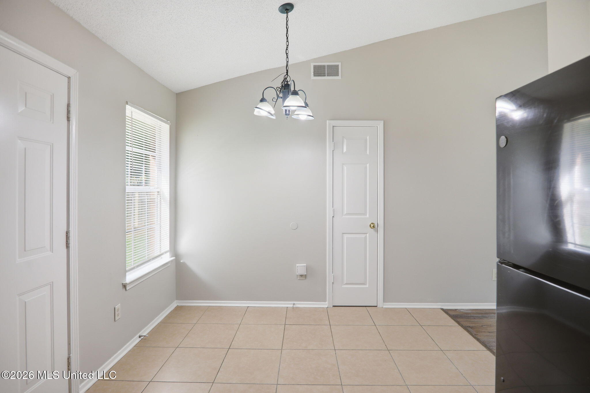 2664 Waverly Drive Property Photo 12