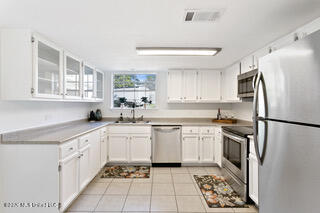 154 Pleasant Grove Drive Property Photo 12