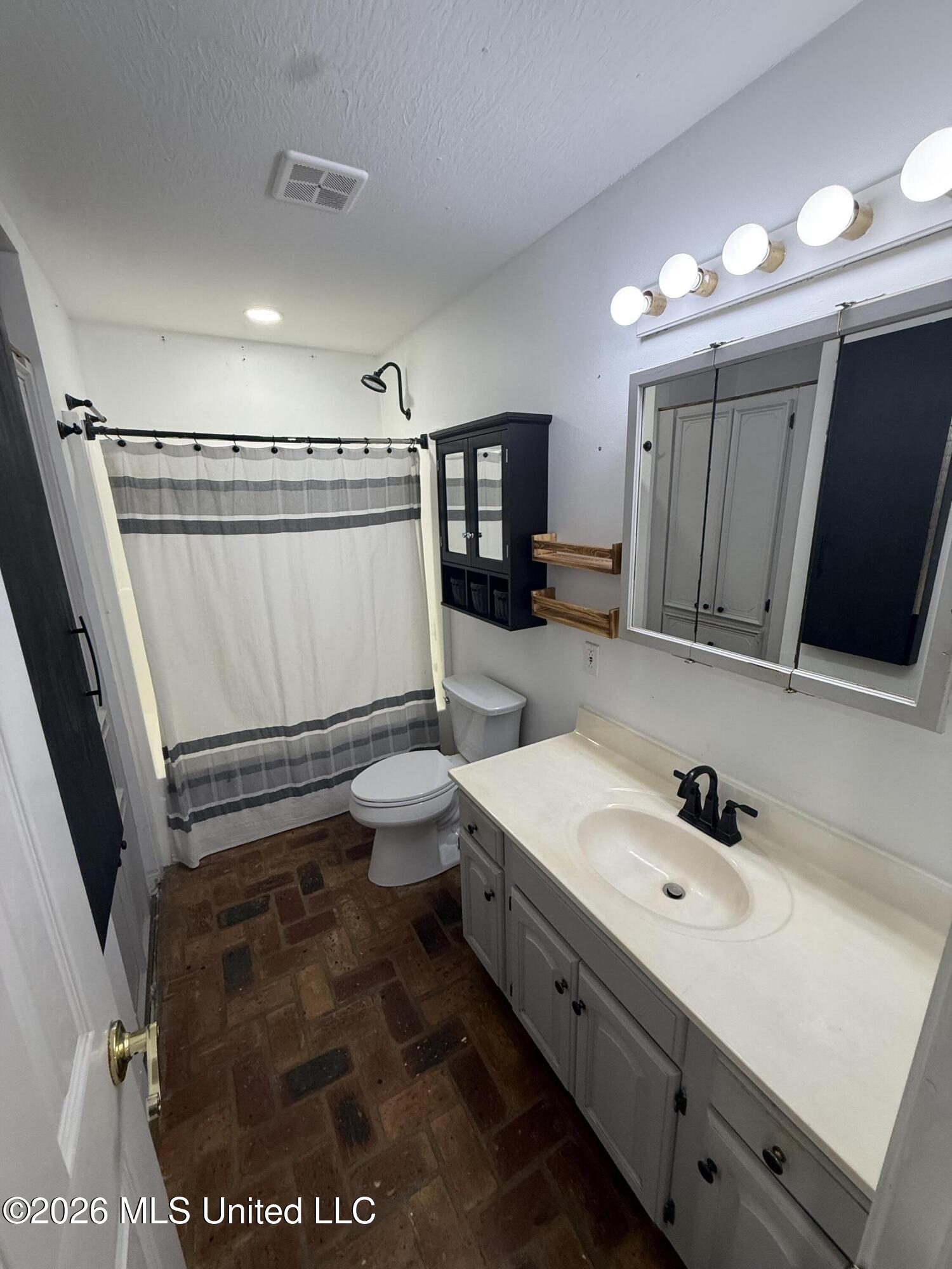 1108 Hastings Road Property Photo 13