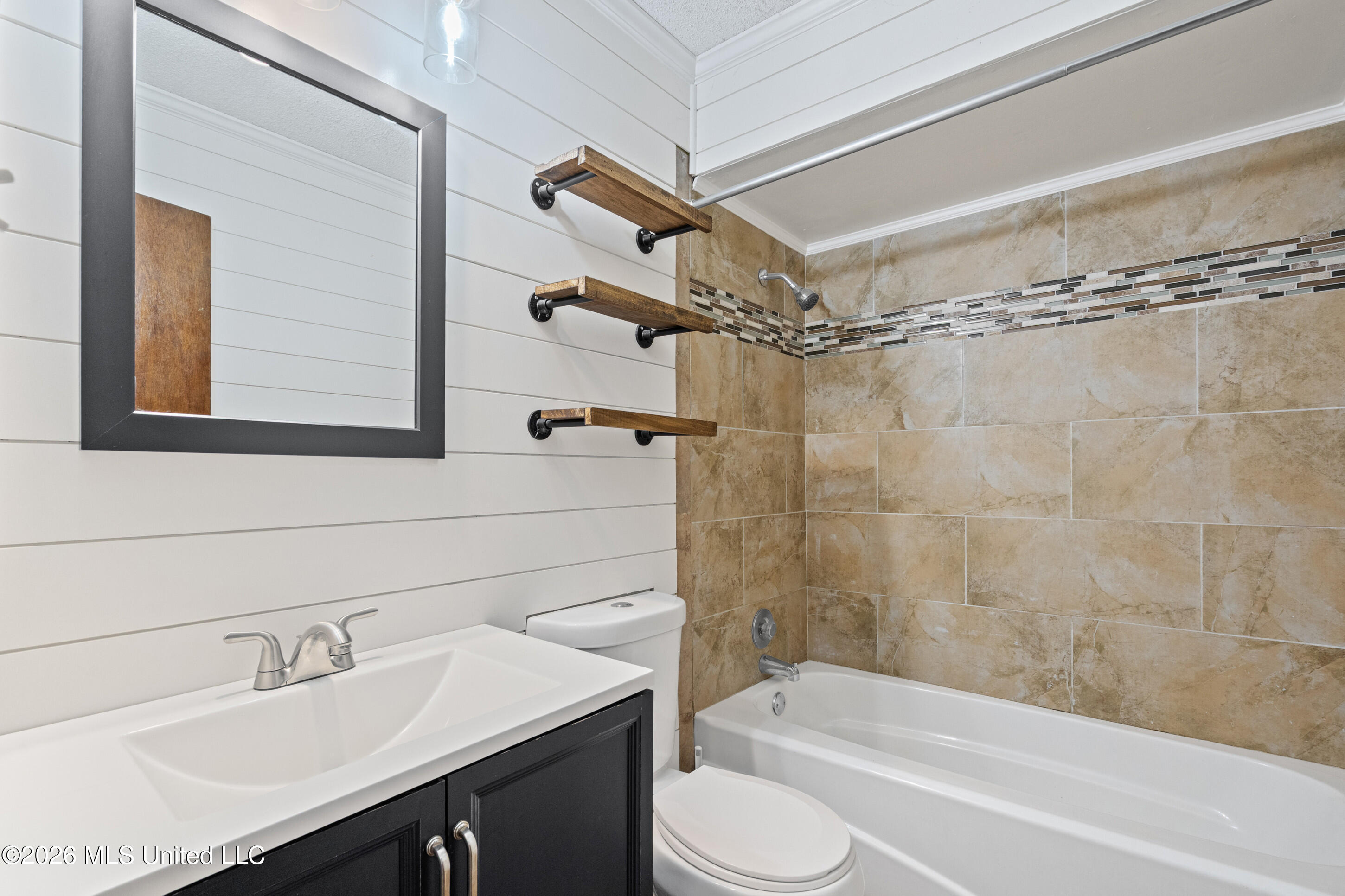 539 N Lake Shore Drive Property Photo 19