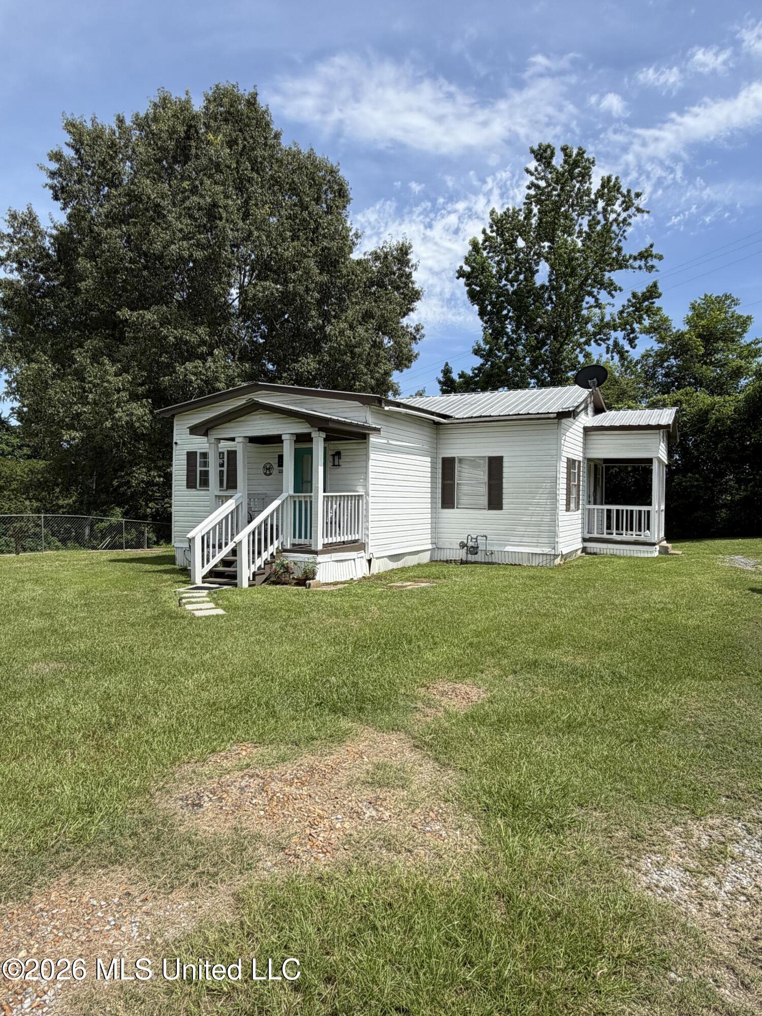 7 Davis Lane Property Photo 2