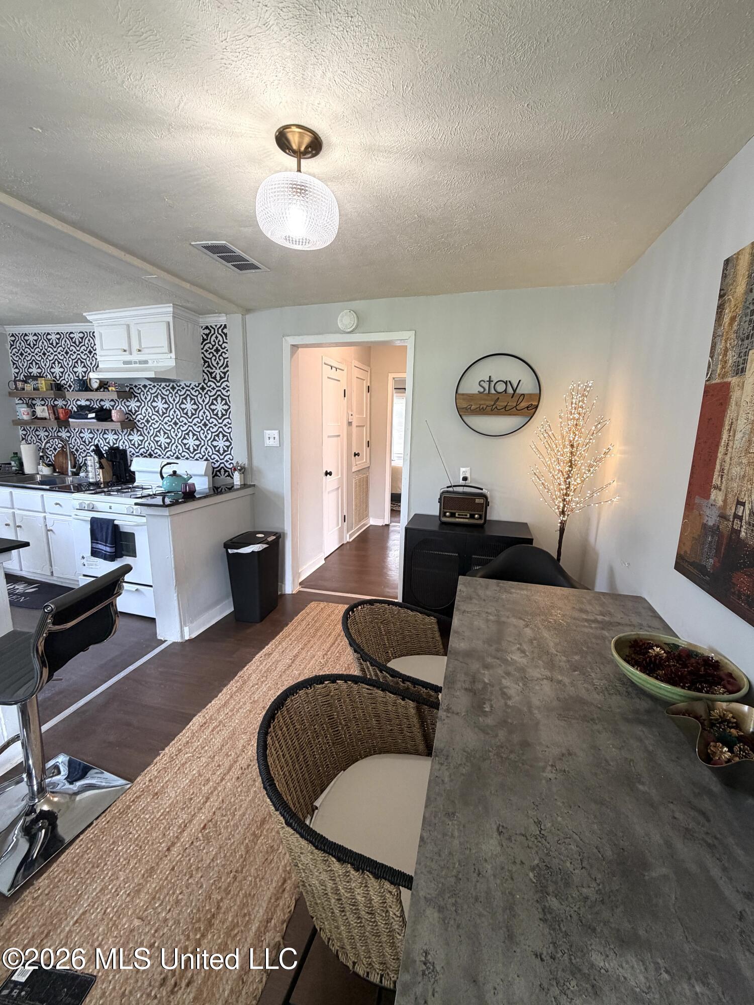 7 Davis Lane Property Photo 15