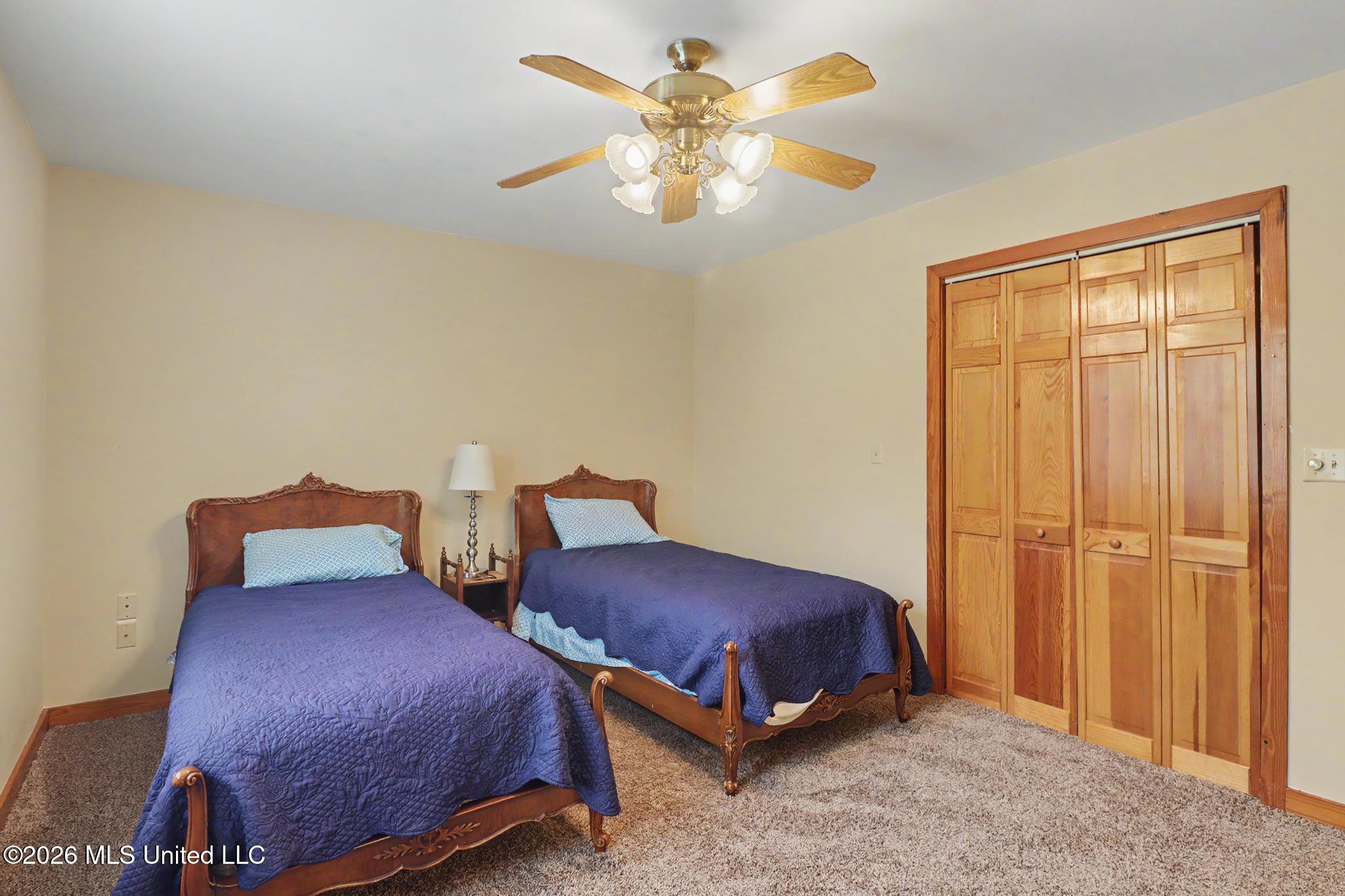 94 D And N Road Property Photo 9