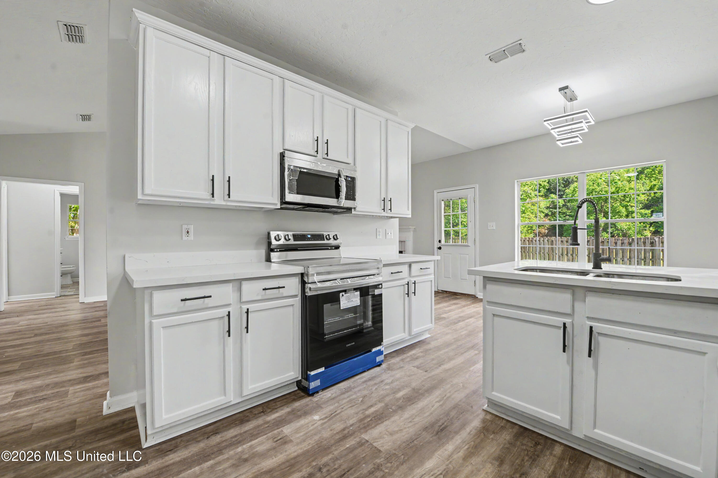 16116 S April Drive Property Photo 2