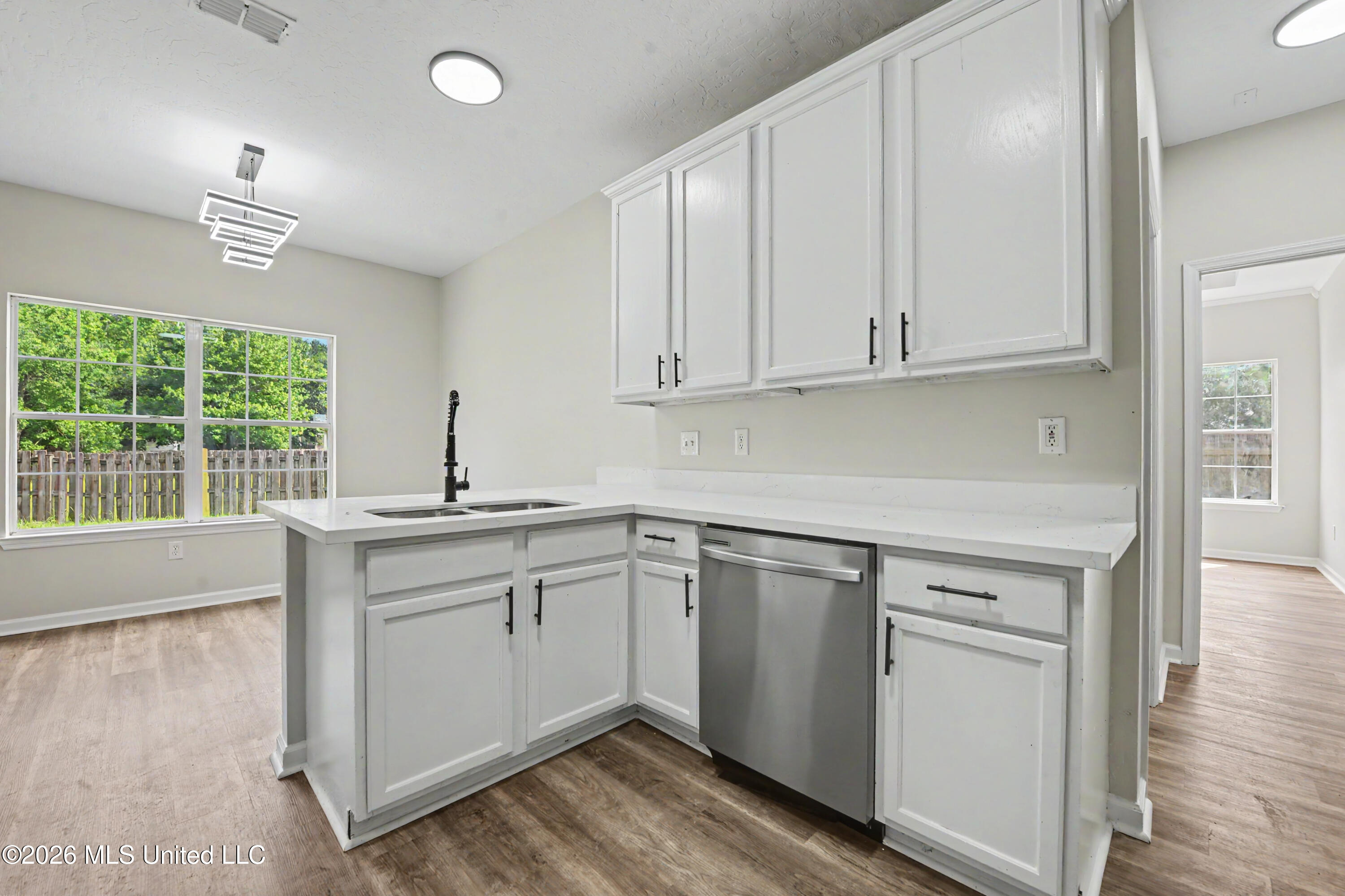 16116 S April Drive Property Photo 3