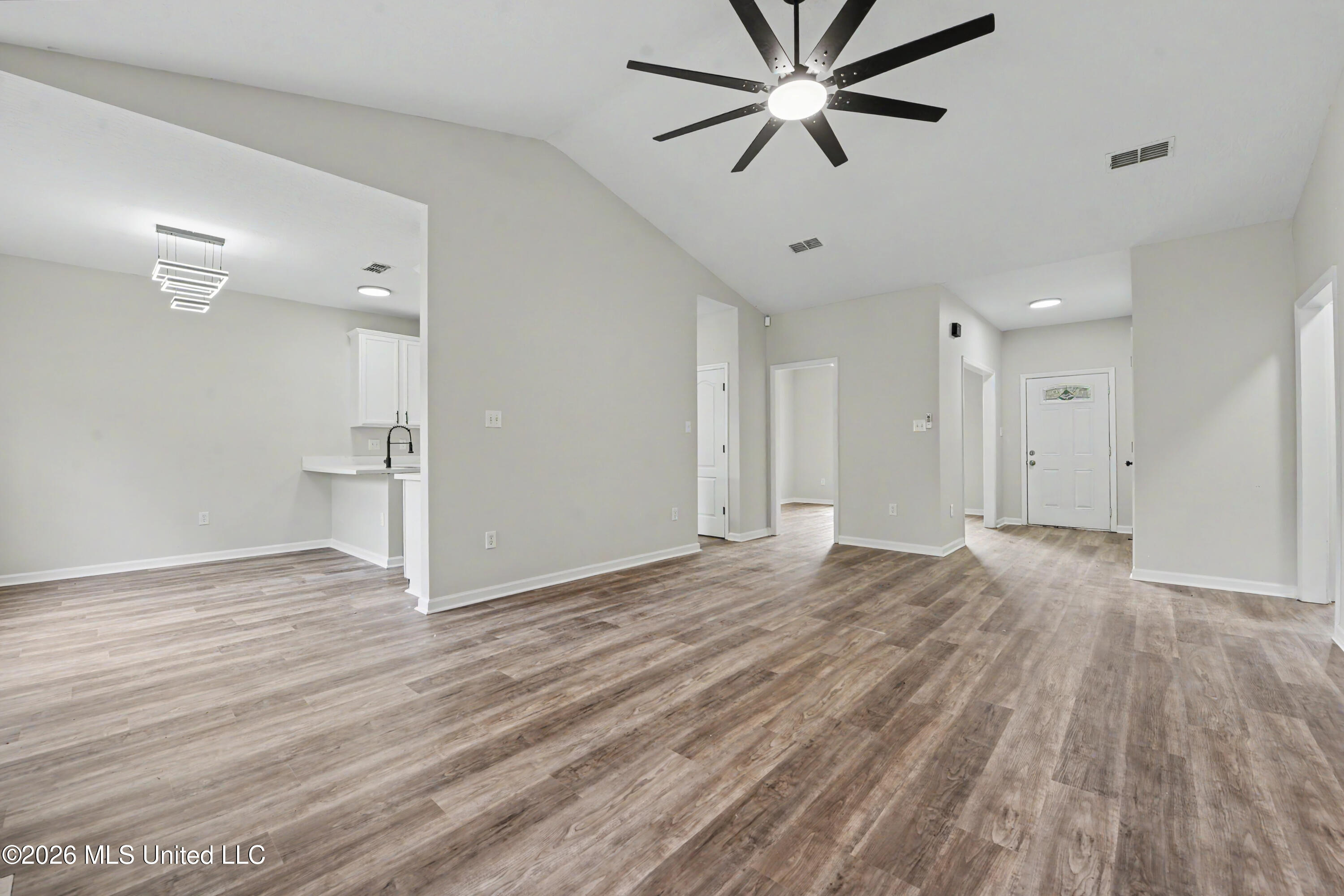 16116 S April Drive Property Photo 5