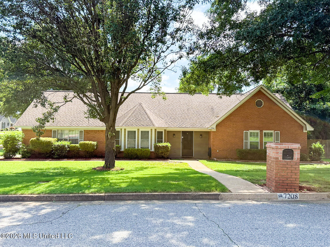 7208 Grove Park Road Property Photo 2