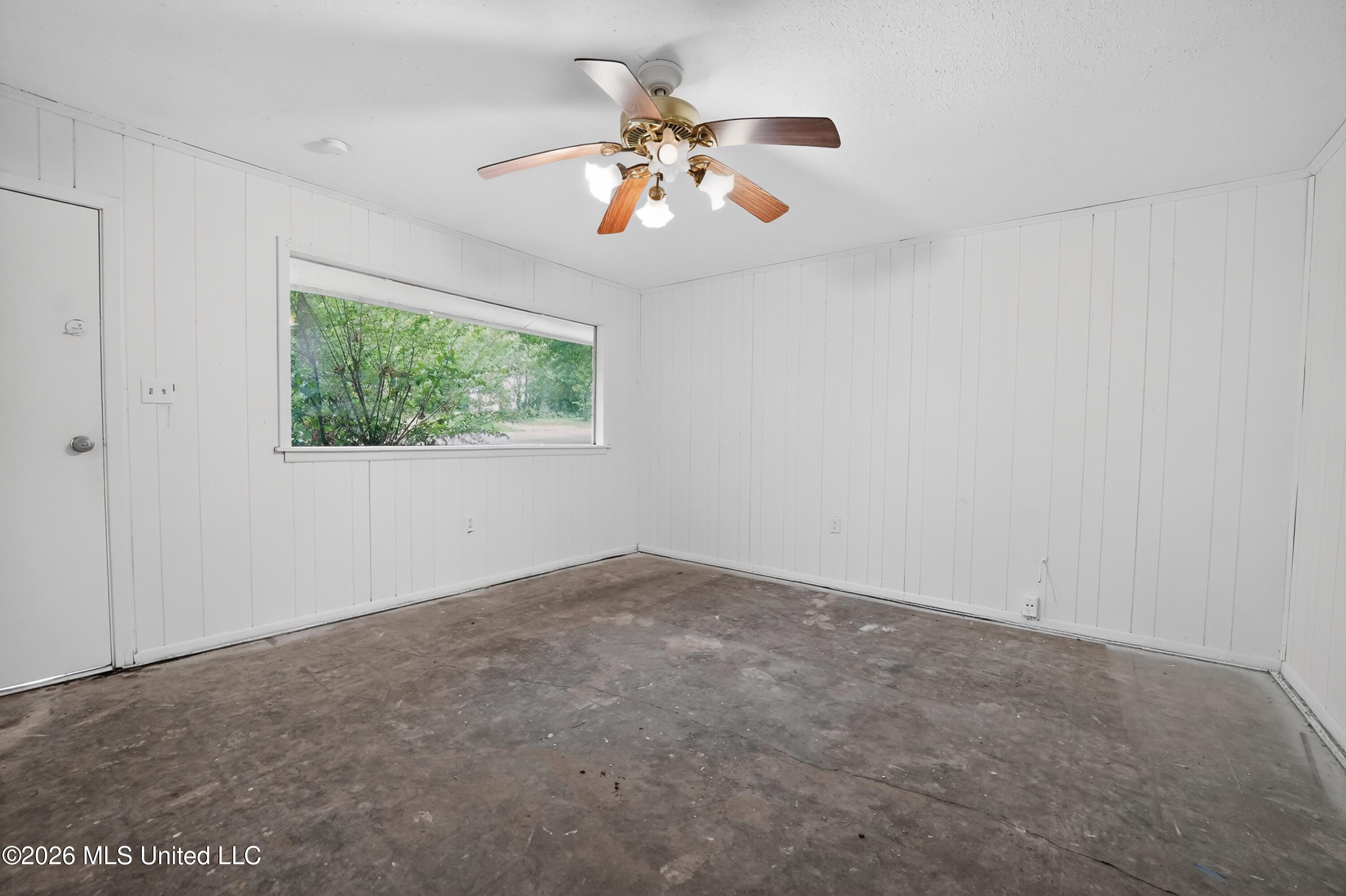 366 Queen Marie Lane Property Photo 6