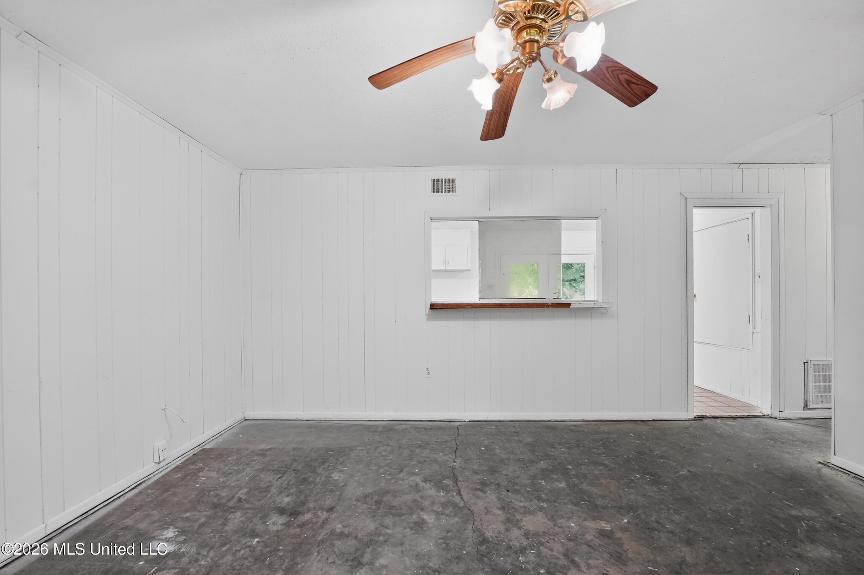366 Queen Marie Lane Property Photo 7