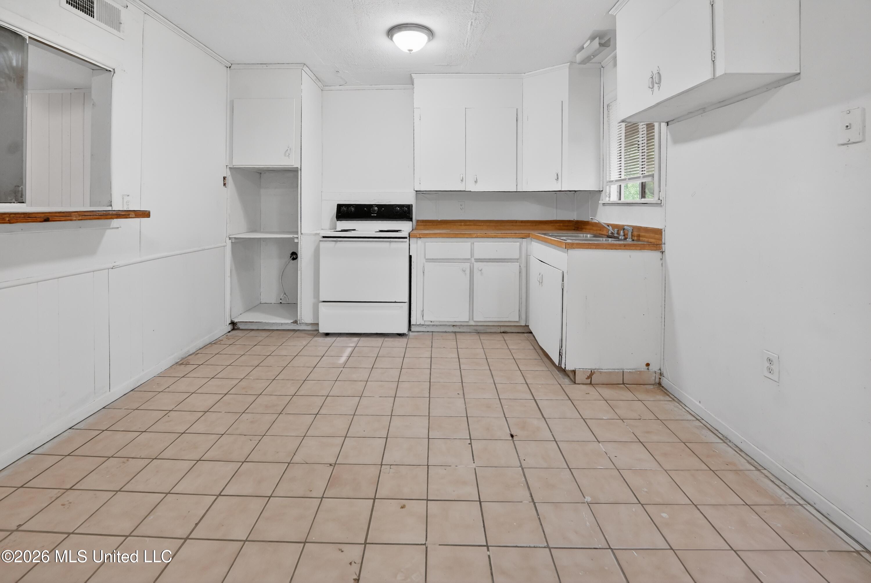 366 Queen Marie Lane Property Photo 11