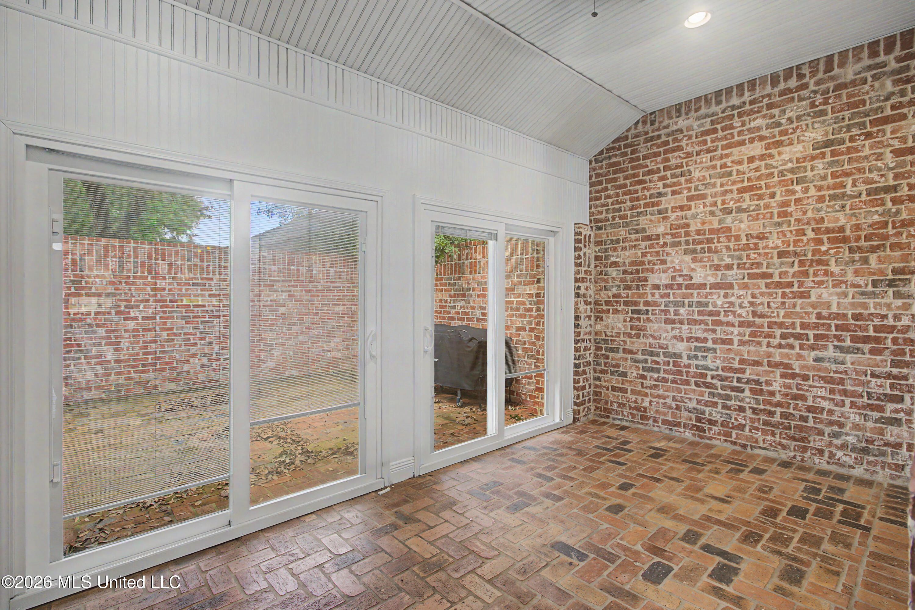 2 Rue Domains Property Photo 6