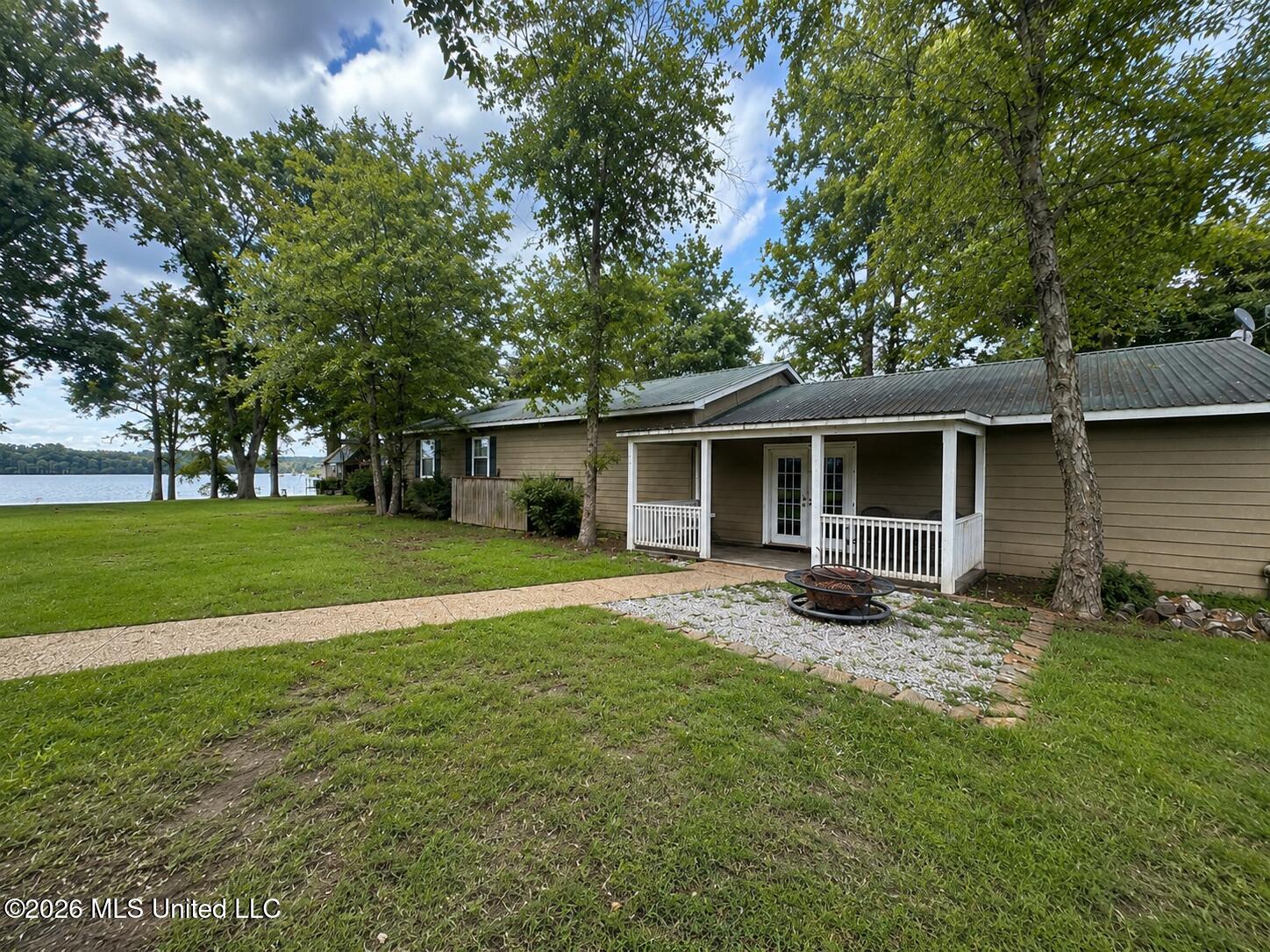 1295 Moon Lake Road Property Photo 1