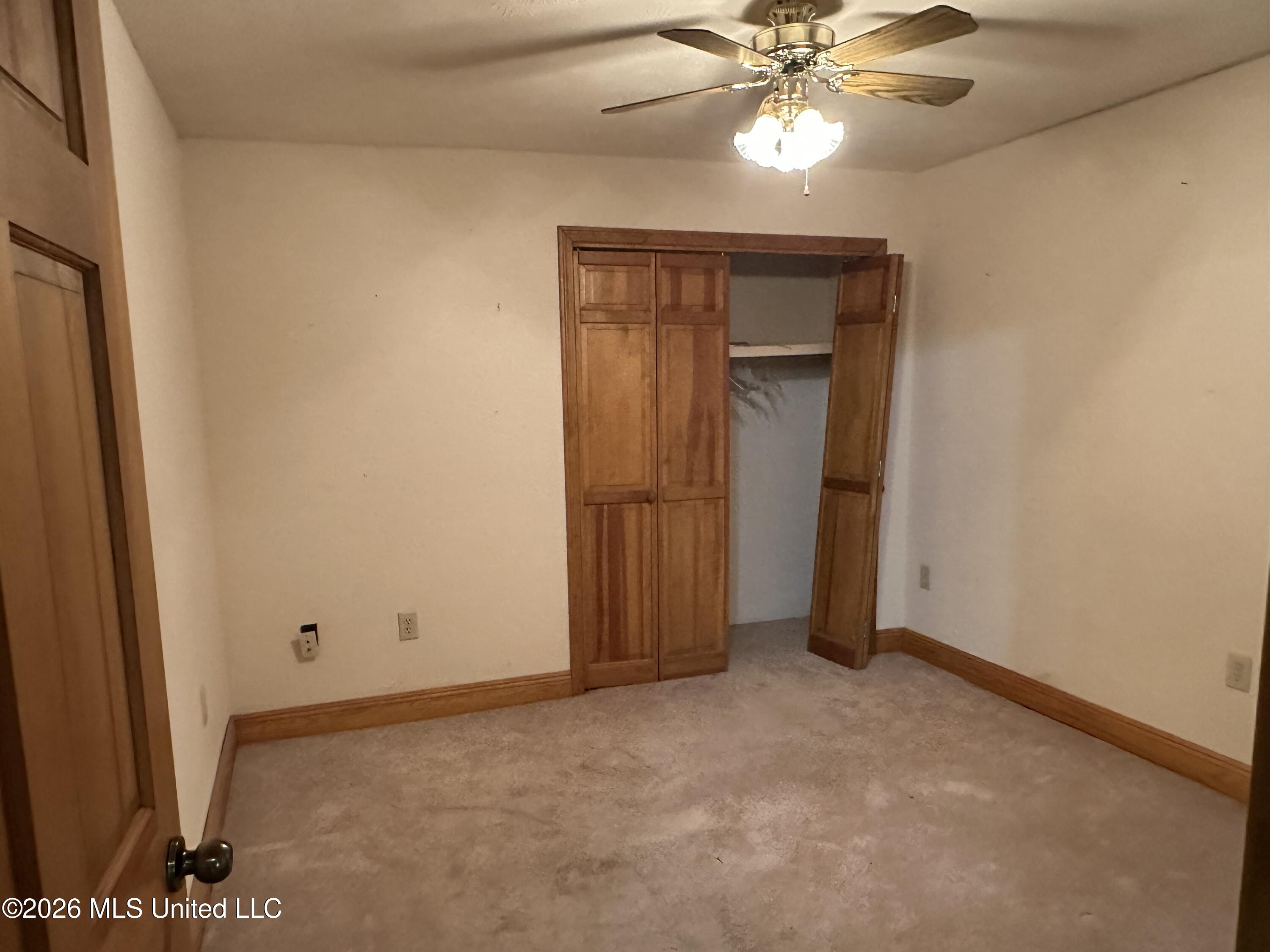 2723 Davis Road Property Photo 4