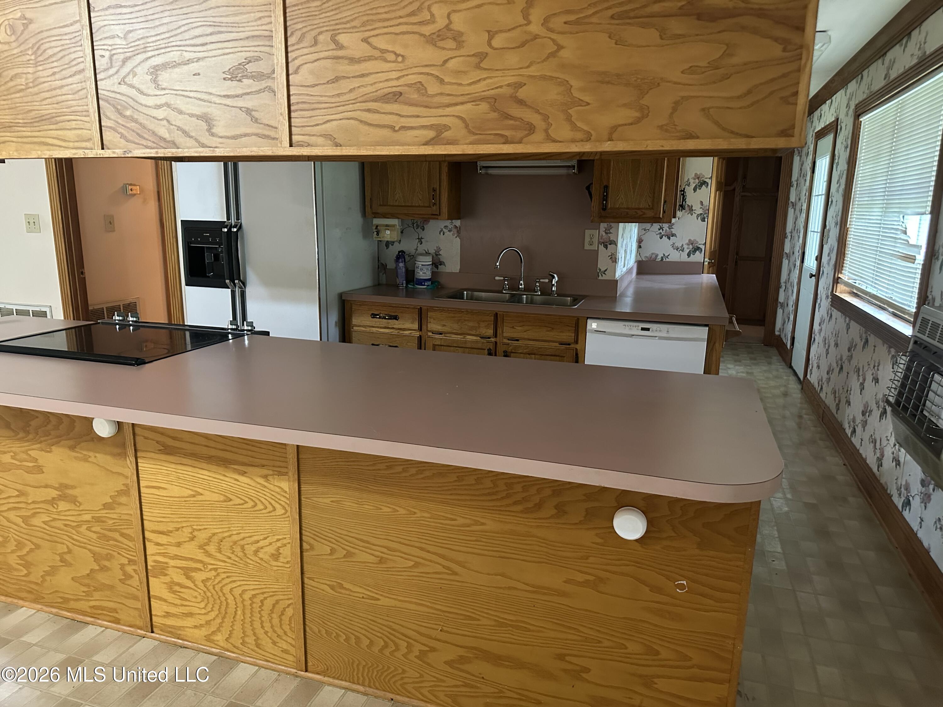 2723 Davis Road Property Photo 7