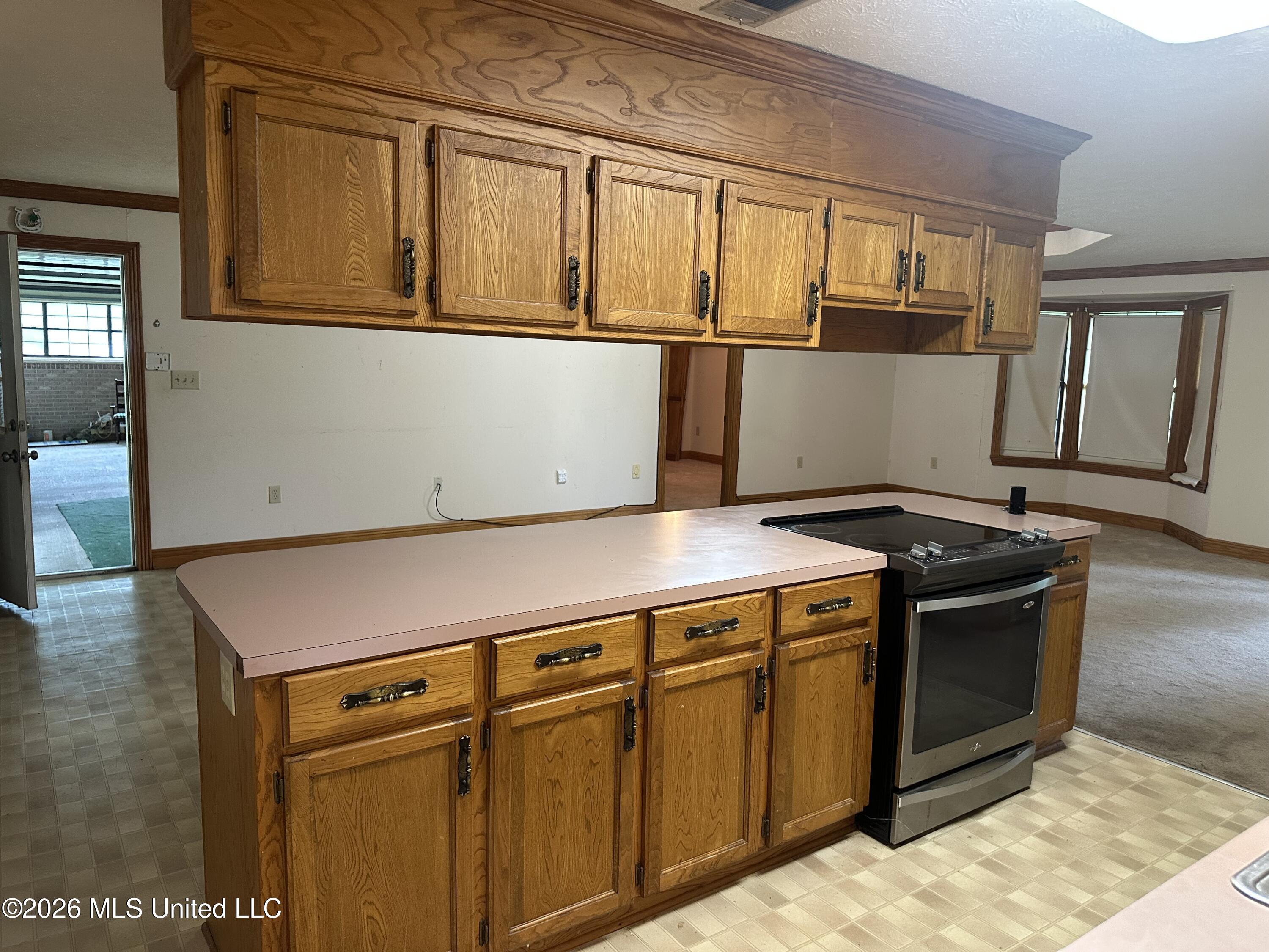 2723 Davis Road Property Photo 11