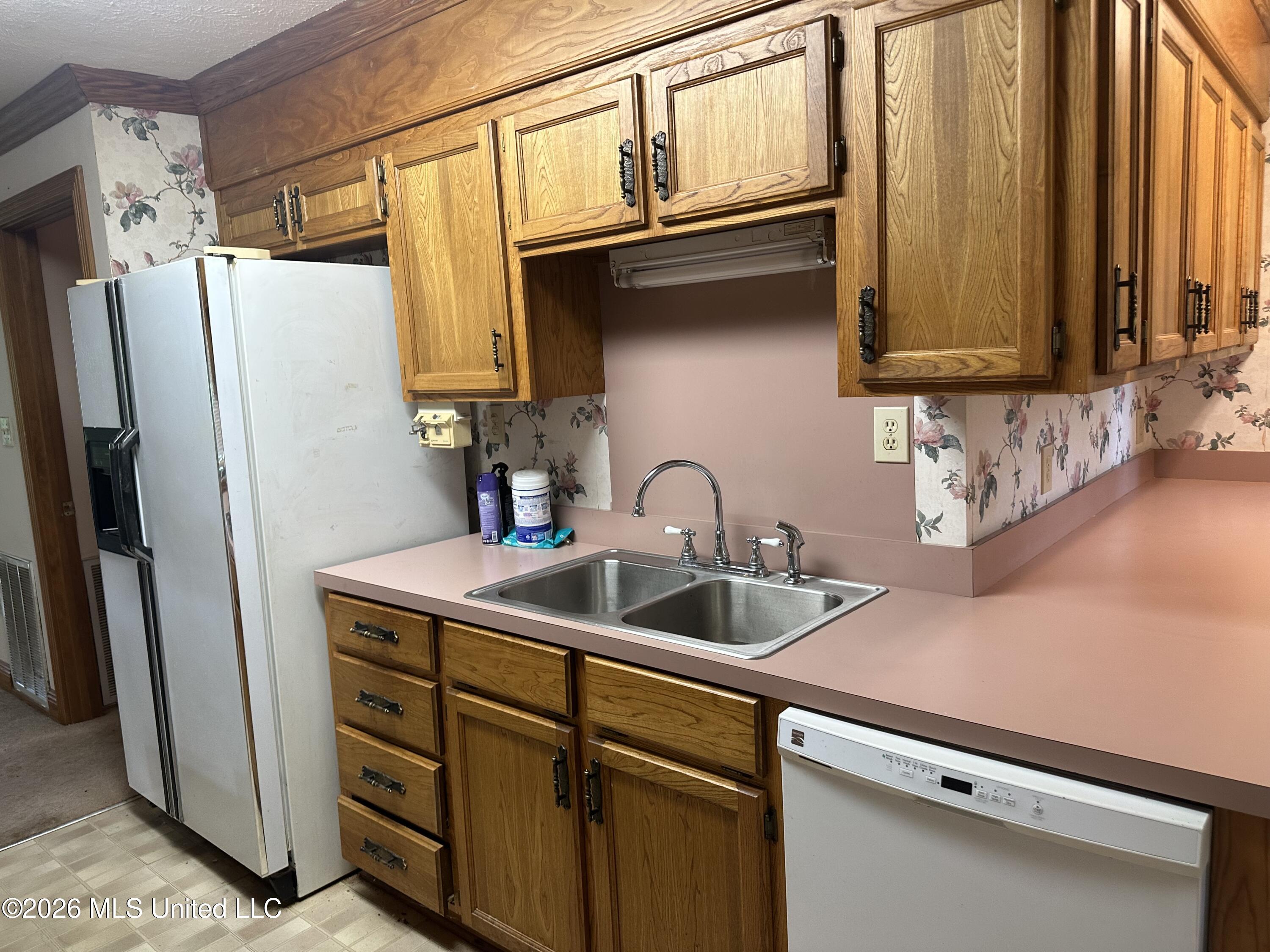 2723 Davis Road Property Photo 12