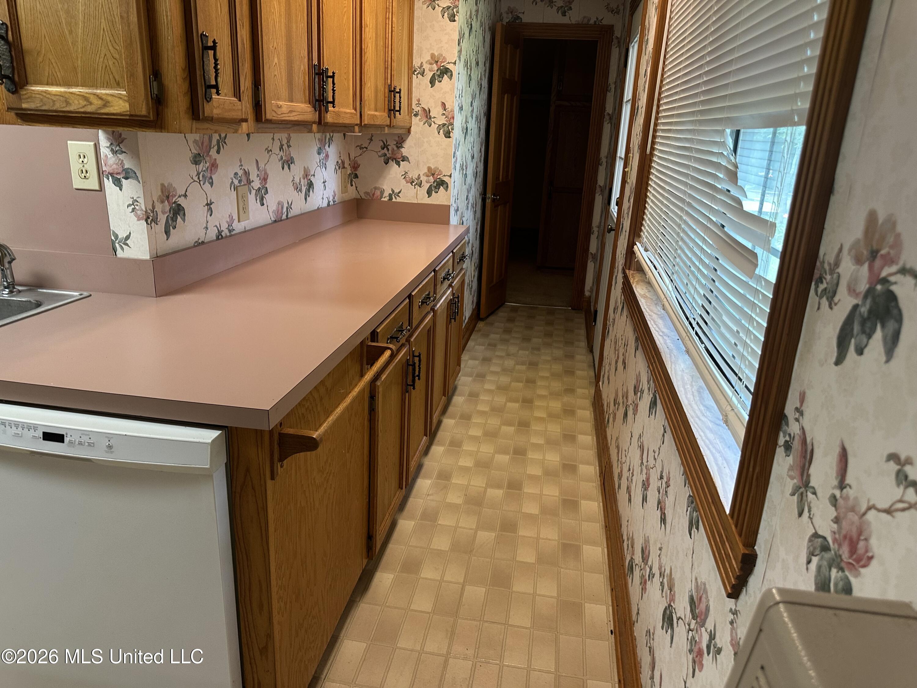 2723 Davis Road Property Photo 13