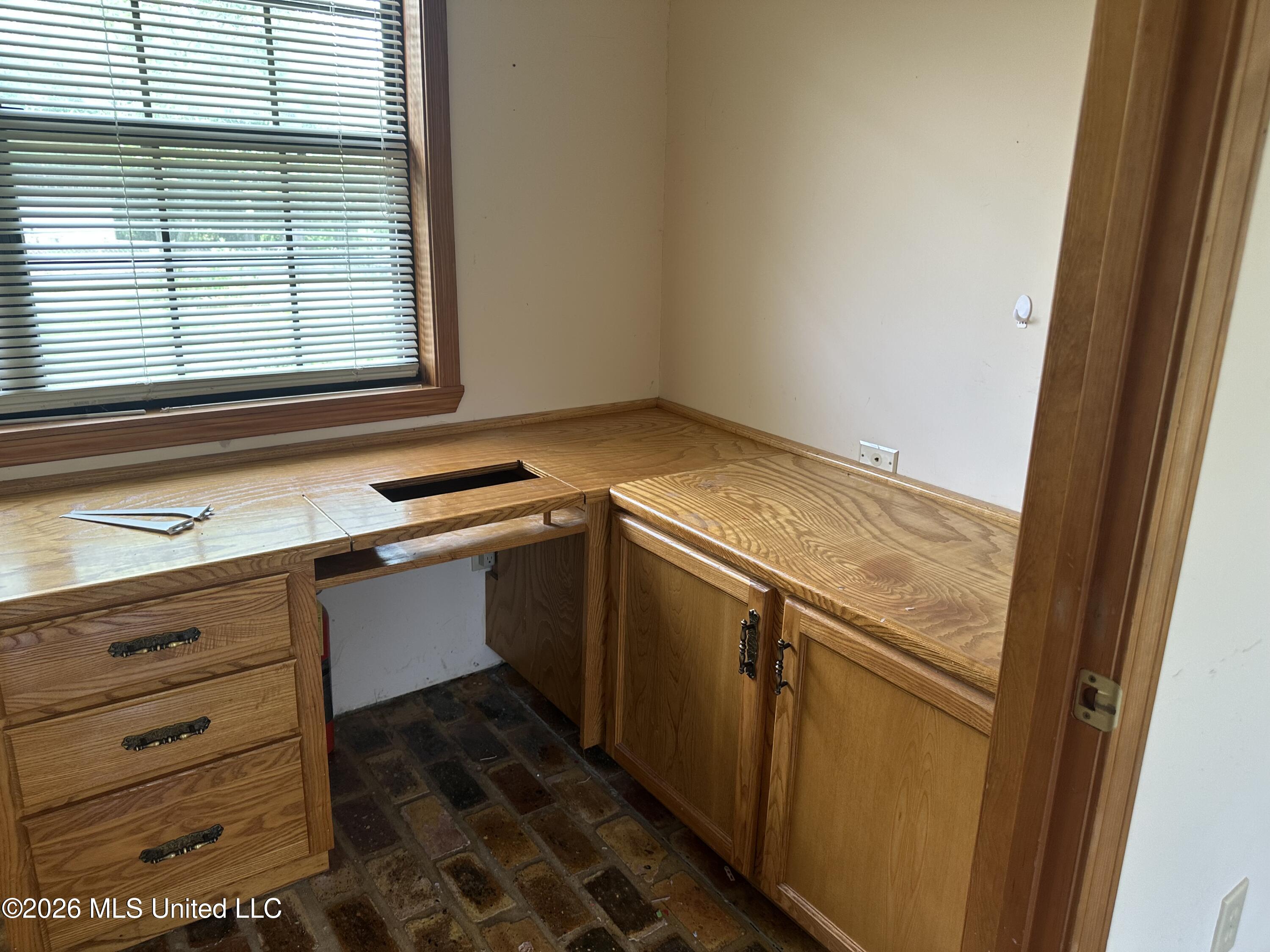 2723 Davis Road Property Photo 22