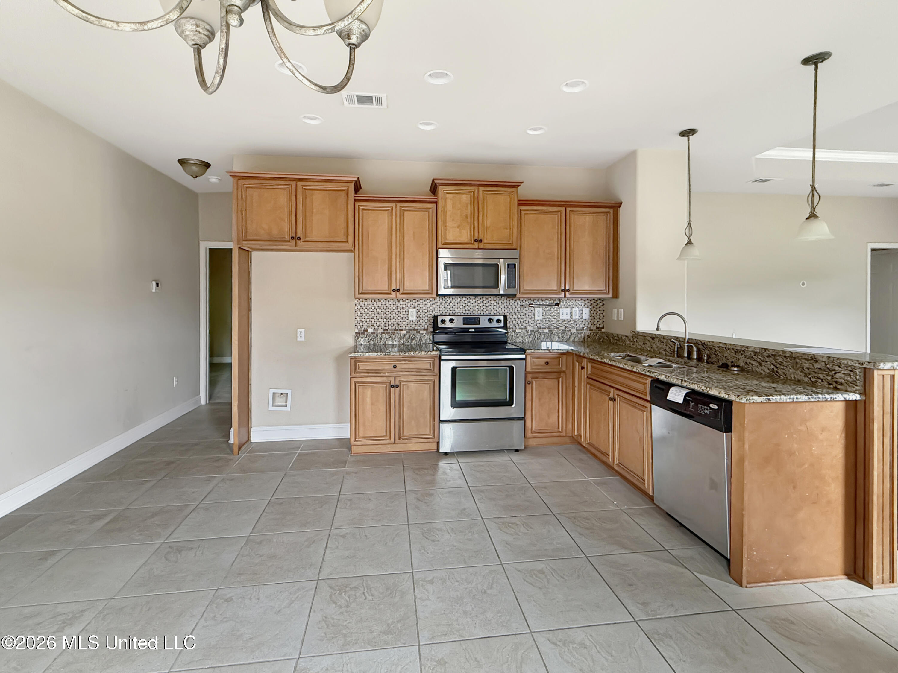 17093 Palm Ridge Drive Property Photo 3