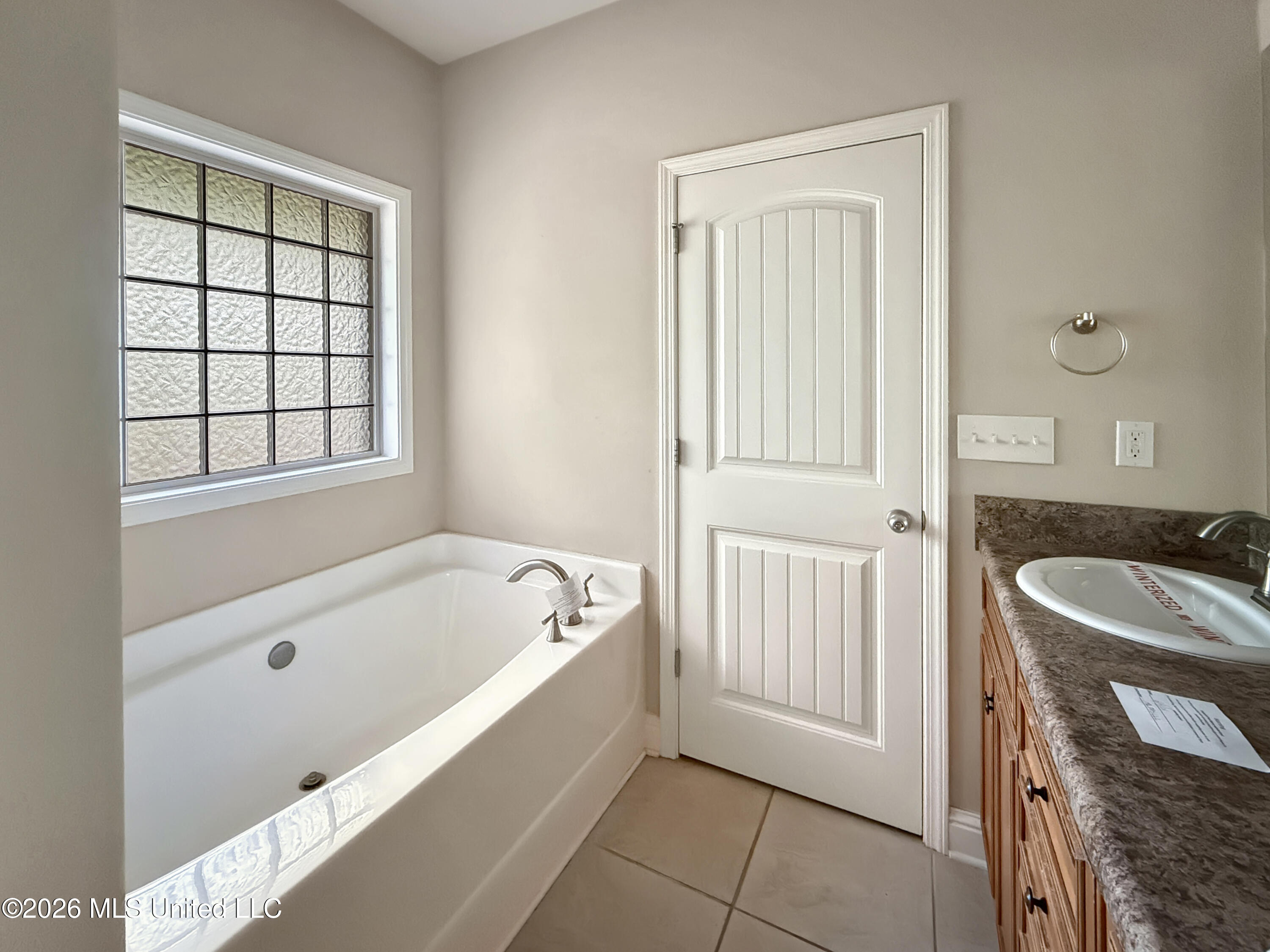 17093 Palm Ridge Drive Property Photo 7
